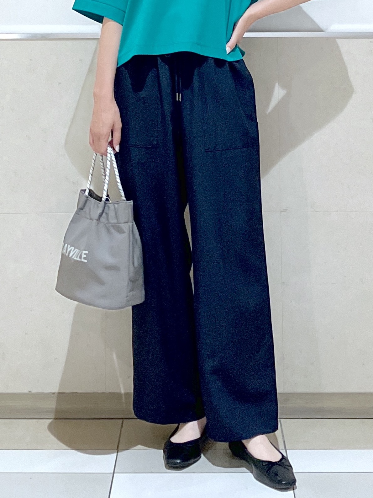 eriko さんの「Dessin｜【新色追加/体型カバー】美光沢カットソーボクシーシルエット」を使ったコーディネート
