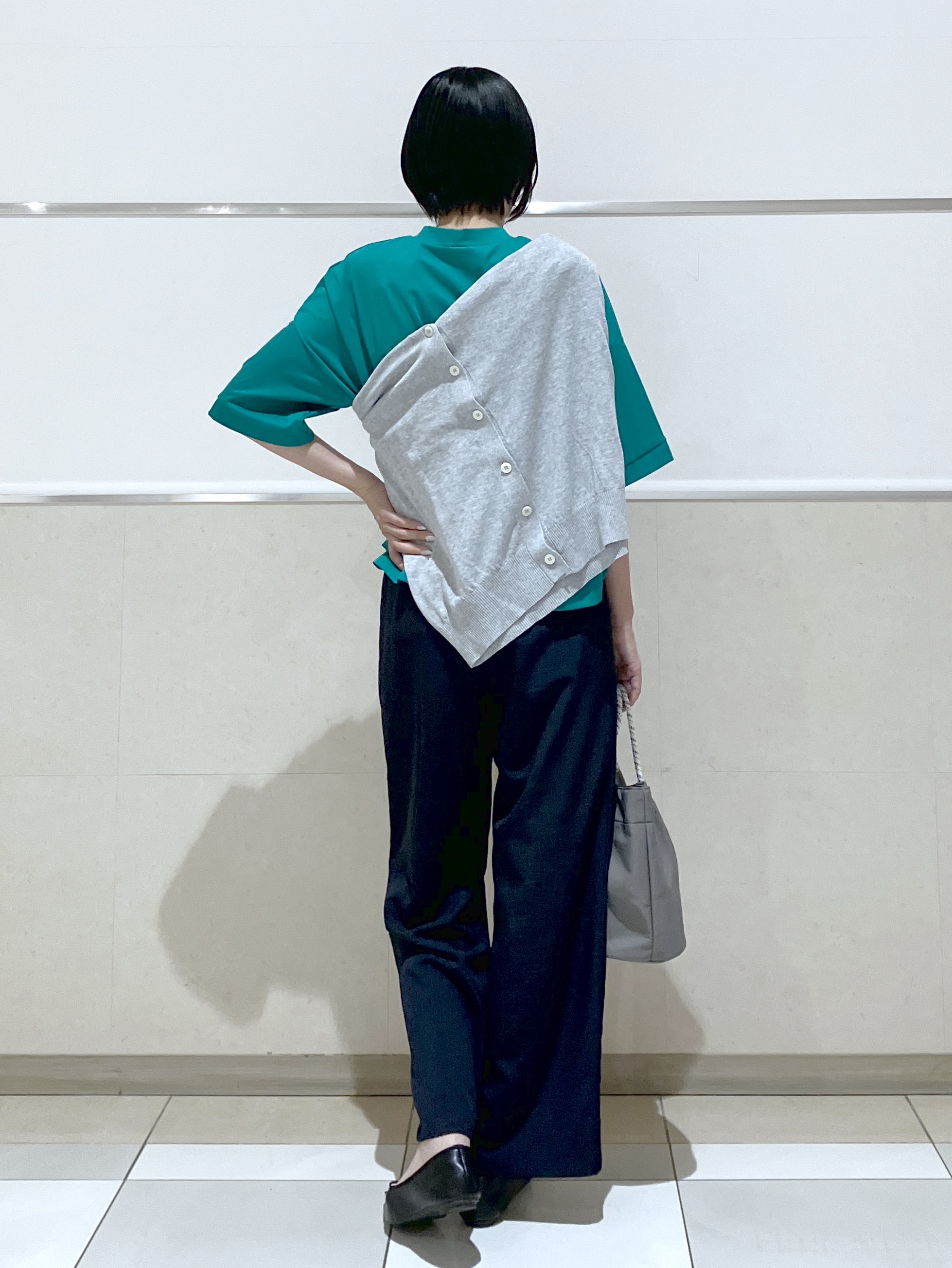eriko さんの「Dessin｜【新色追加/体型カバー】美光沢カットソーボクシーシルエット」を使ったコーディネート