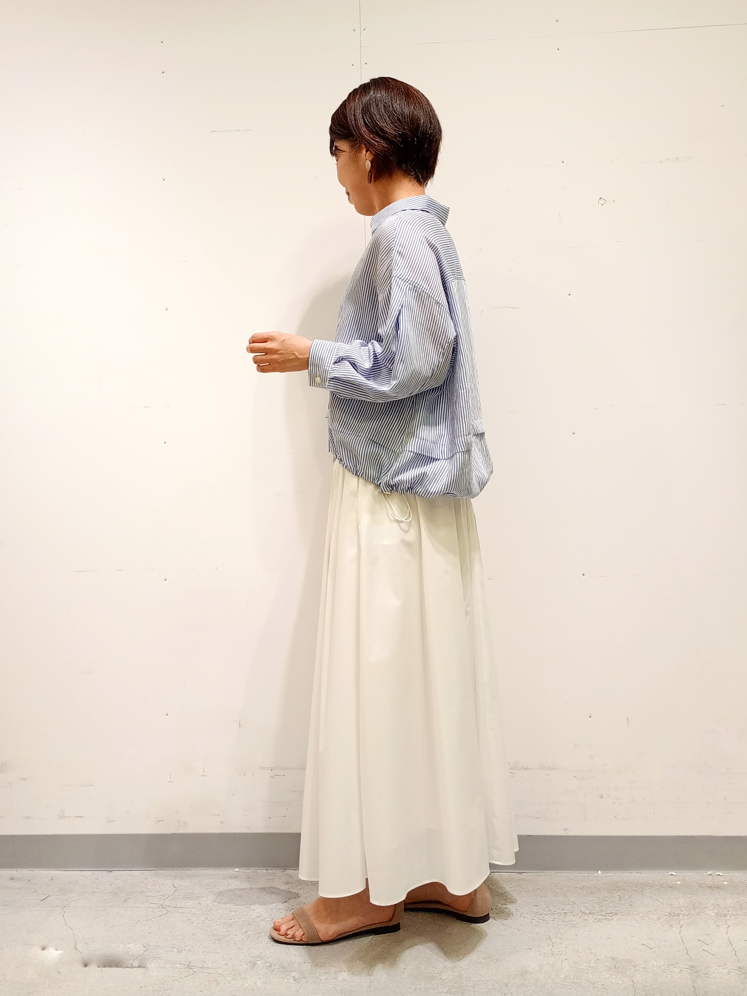 Kさんの「INDIVI｜【接触冷感／洗える／2WAY】ドロスト付 シアーシャンブレーシャツ」を使ったコーディネート