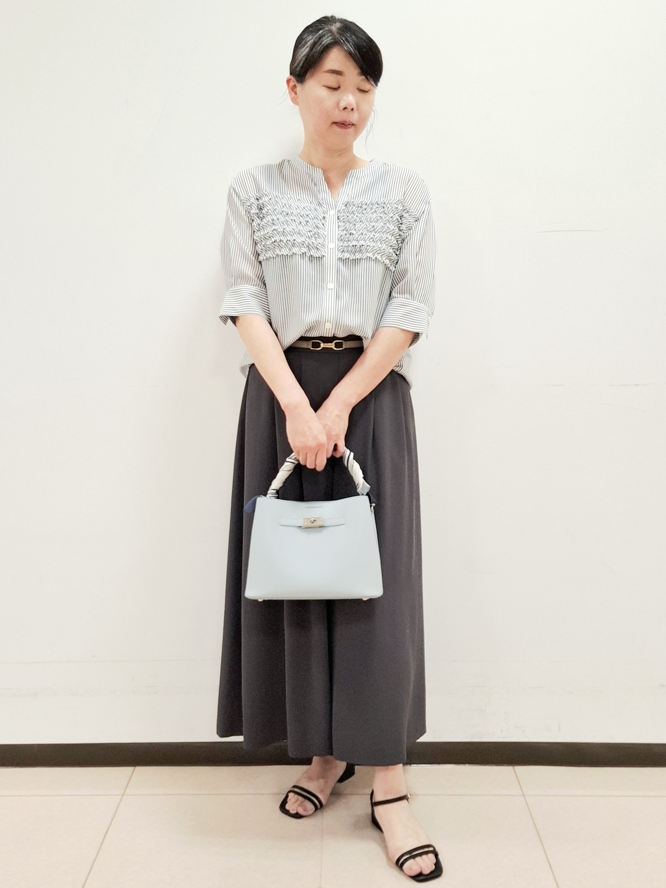 ねぎさんの「UNTITLED｜【接触冷感/通気性/洗える】フロントフリルブラウス」を使ったコーディネート