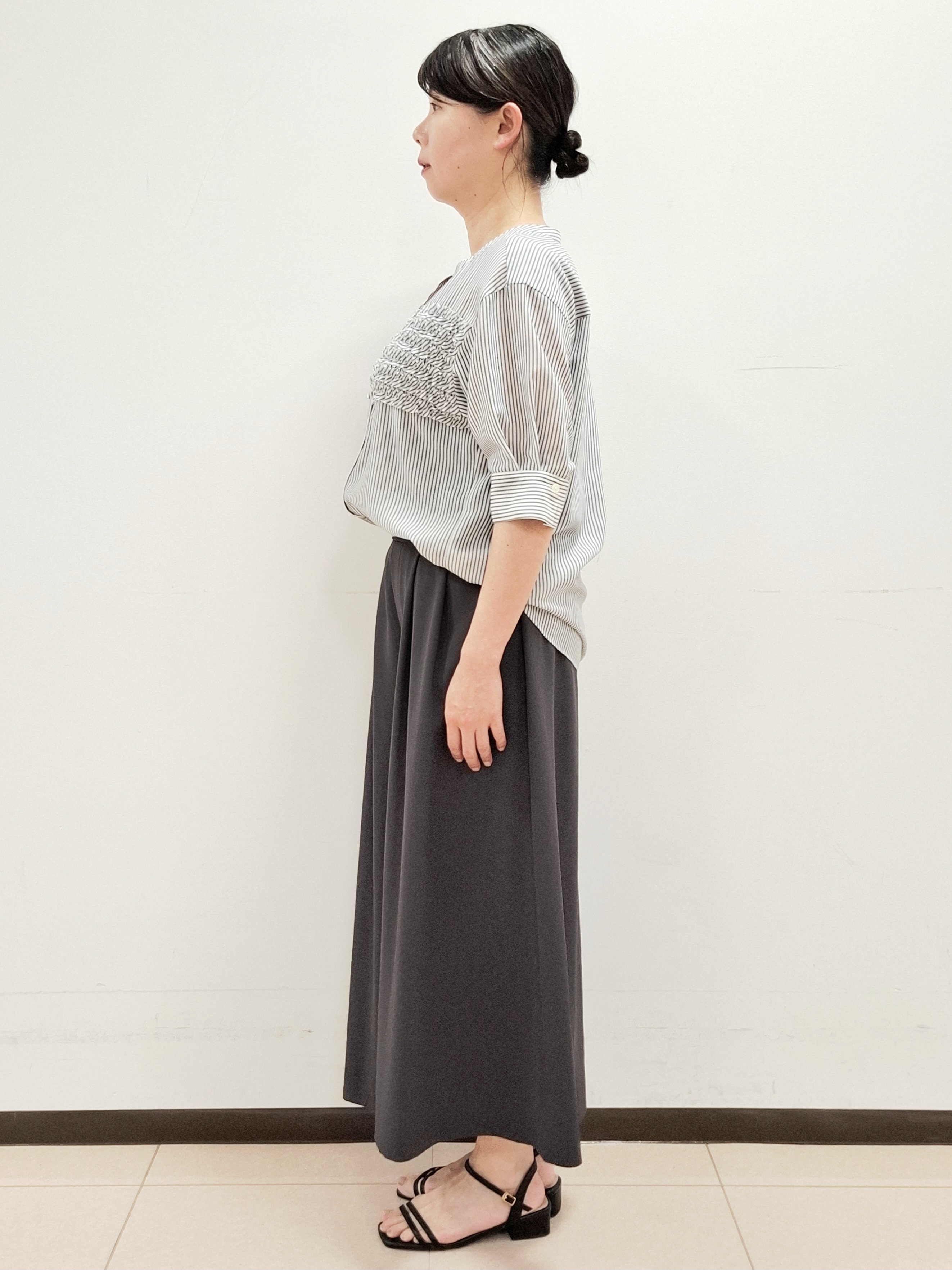 ねぎさんの「UNTITLED｜【接触冷感/通気性/洗える】フロントフリルブラウス」を使ったコーディネート