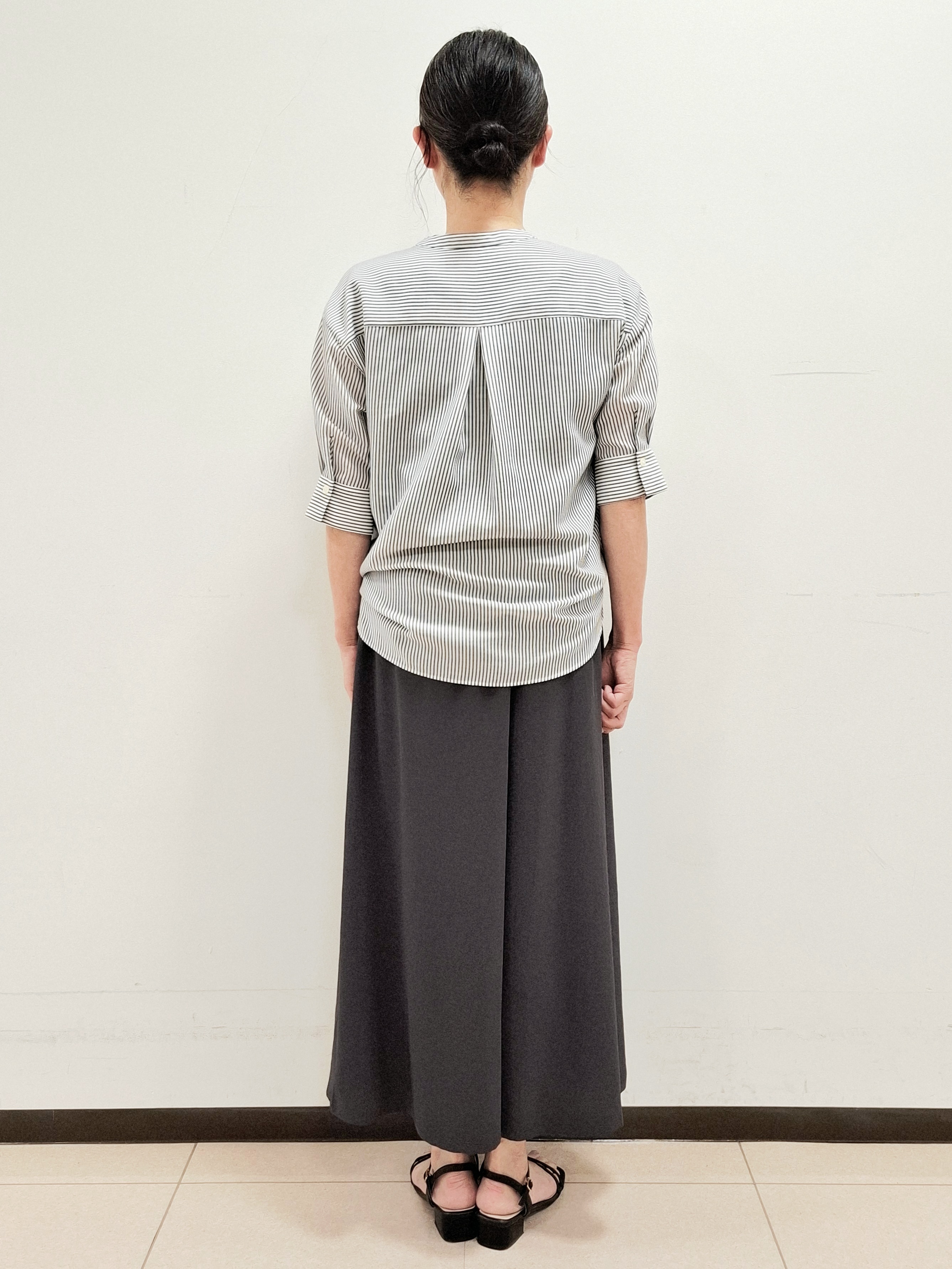 ねぎさんの「UNTITLED｜【接触冷感/通気性/洗える】フロントフリルブラウス」を使ったコーディネート