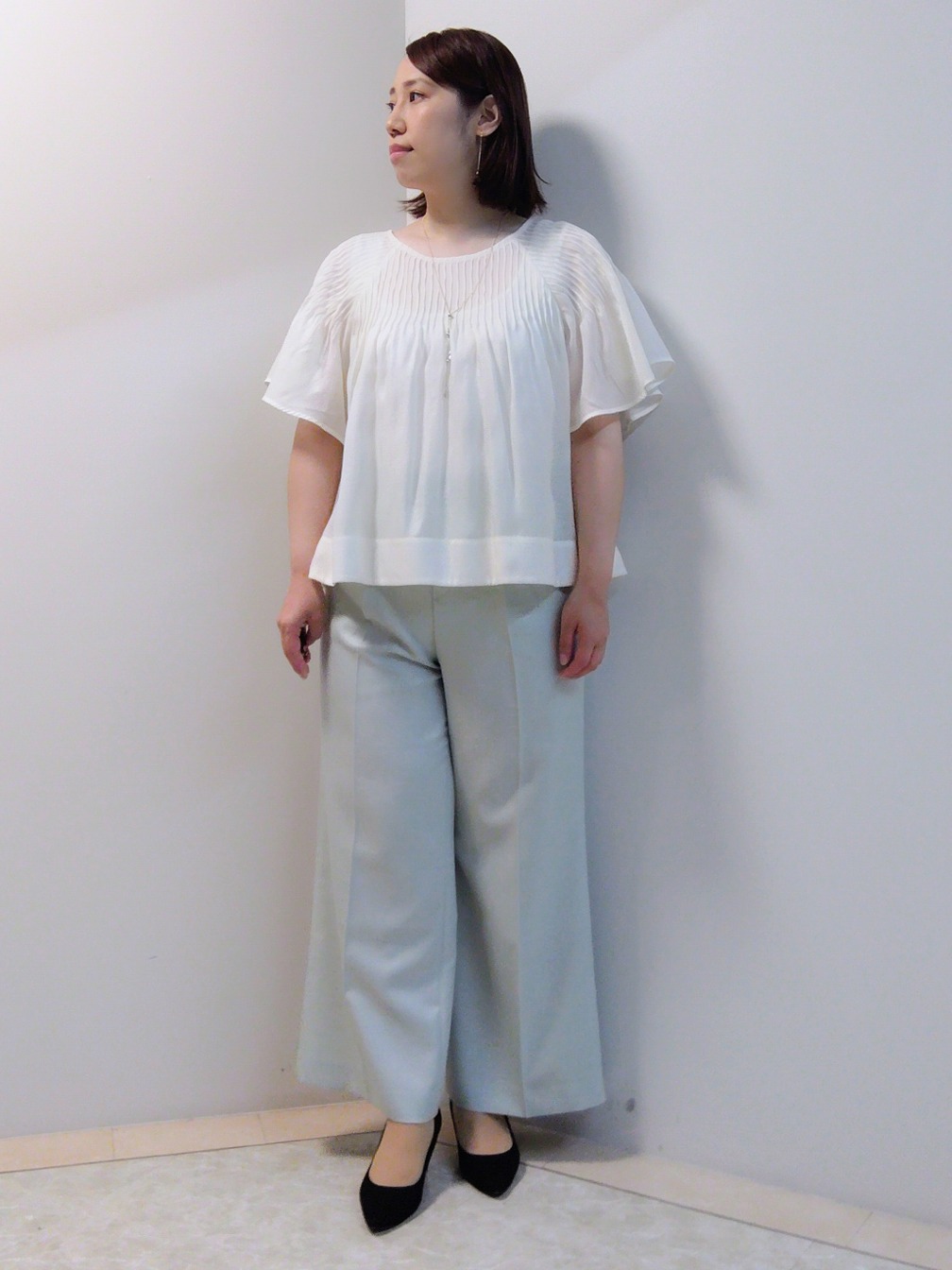 エリさんの「Reflect｜ピンタックデザインフレアスリーブブラウス」を使ったコーディネート