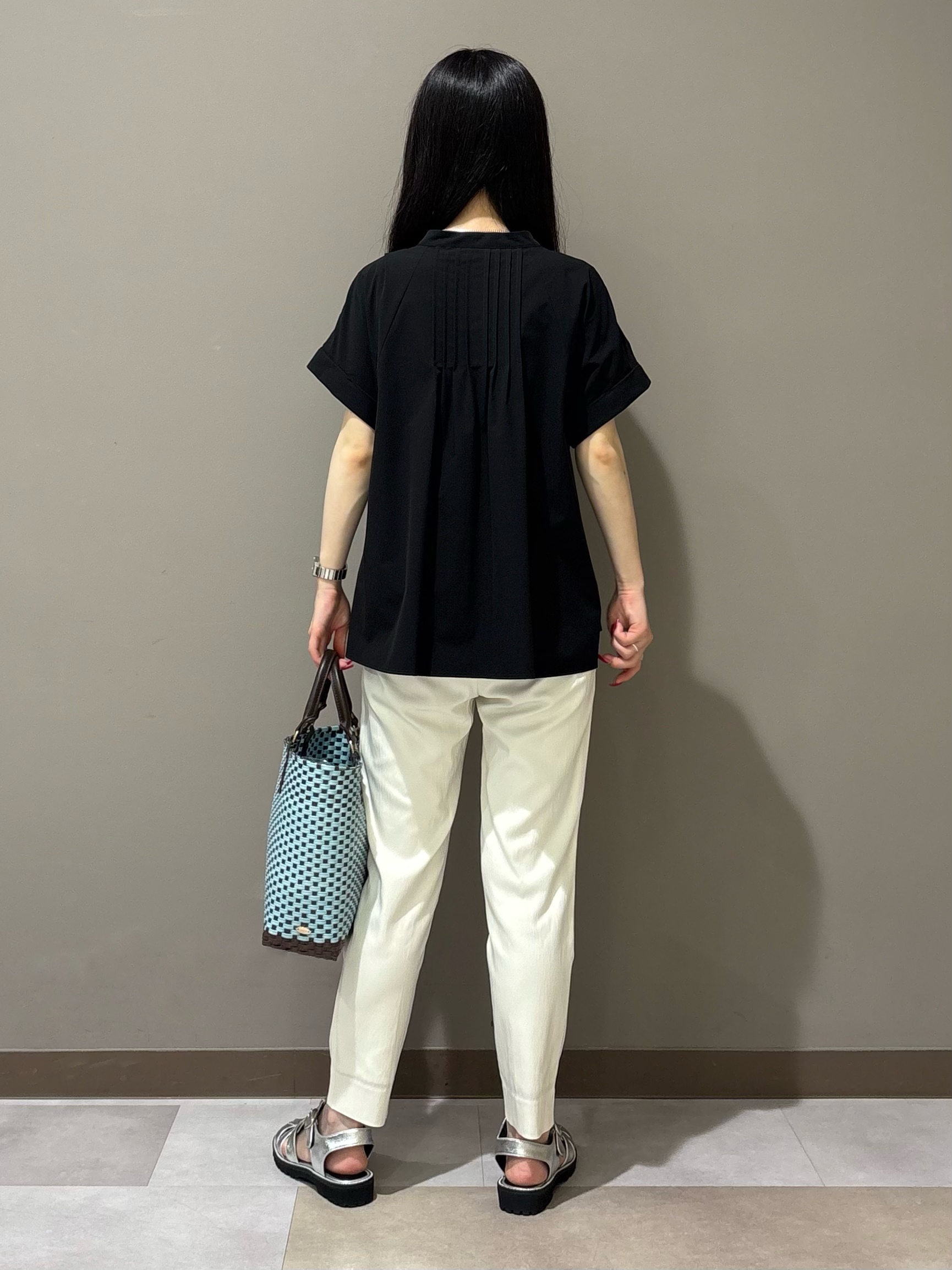 KEIKOさんの「INDIVI｜【撥水／UVケア／SETUP可能】軽量タックスキッパーブラウス」を使ったコーディネート