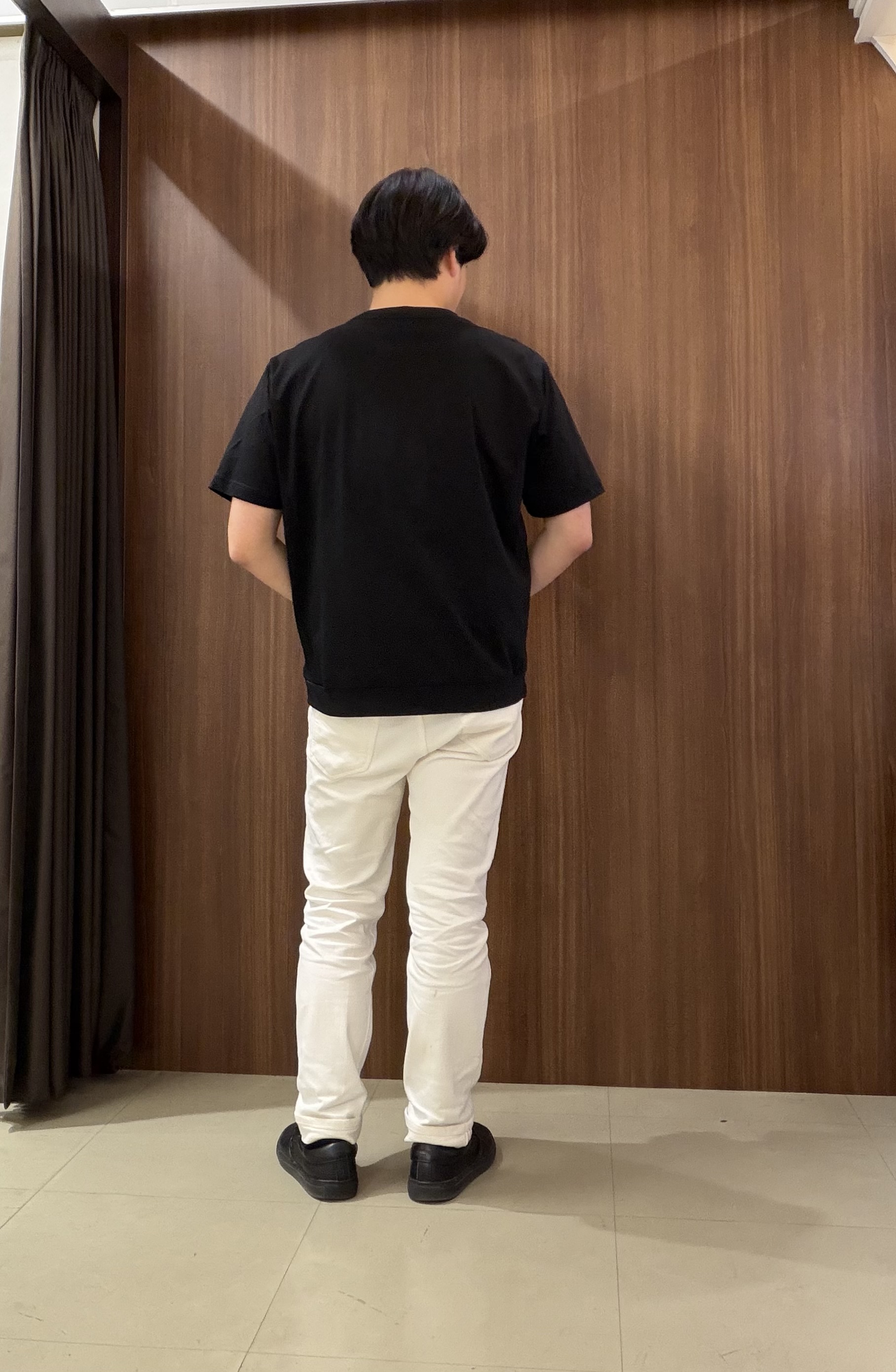 中村さんの「TAKEO KIKUCHI｜【接触冷感】アイスクリアコットン Tシャツ」を使ったコーディネート