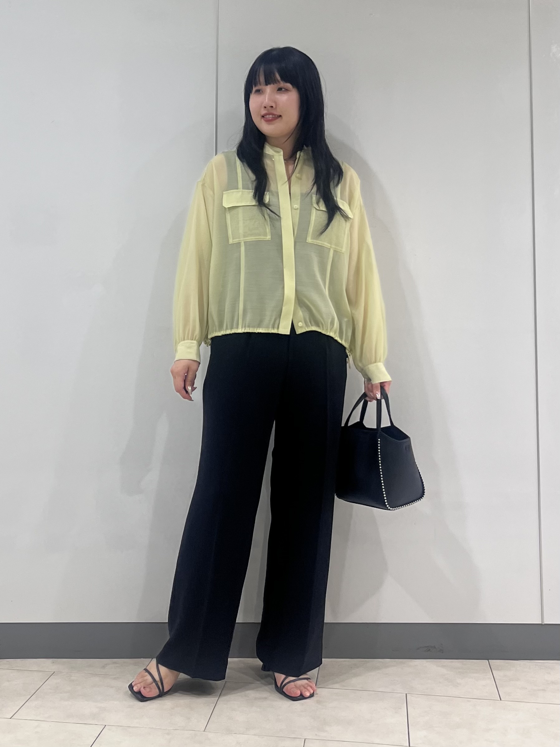 hasuさんの「INDIVI｜【トレンド／2WAY】裾ドロスト付きシアーブラウスブルゾン」を使ったコーディネート