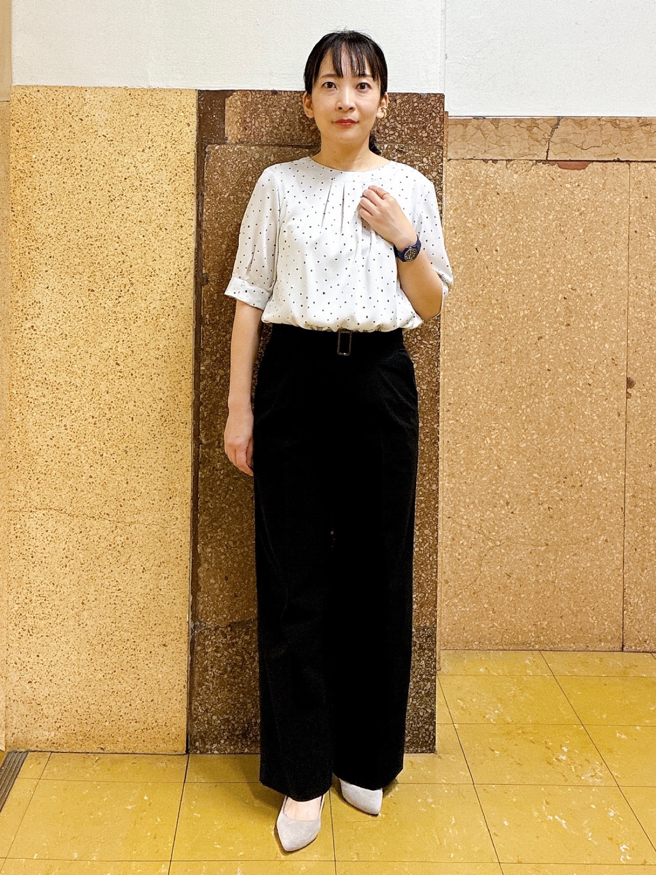 hattoriさんの「INDIVI｜【洗える/スーツインナー】タックディティールブラウス」を使ったコーディネート