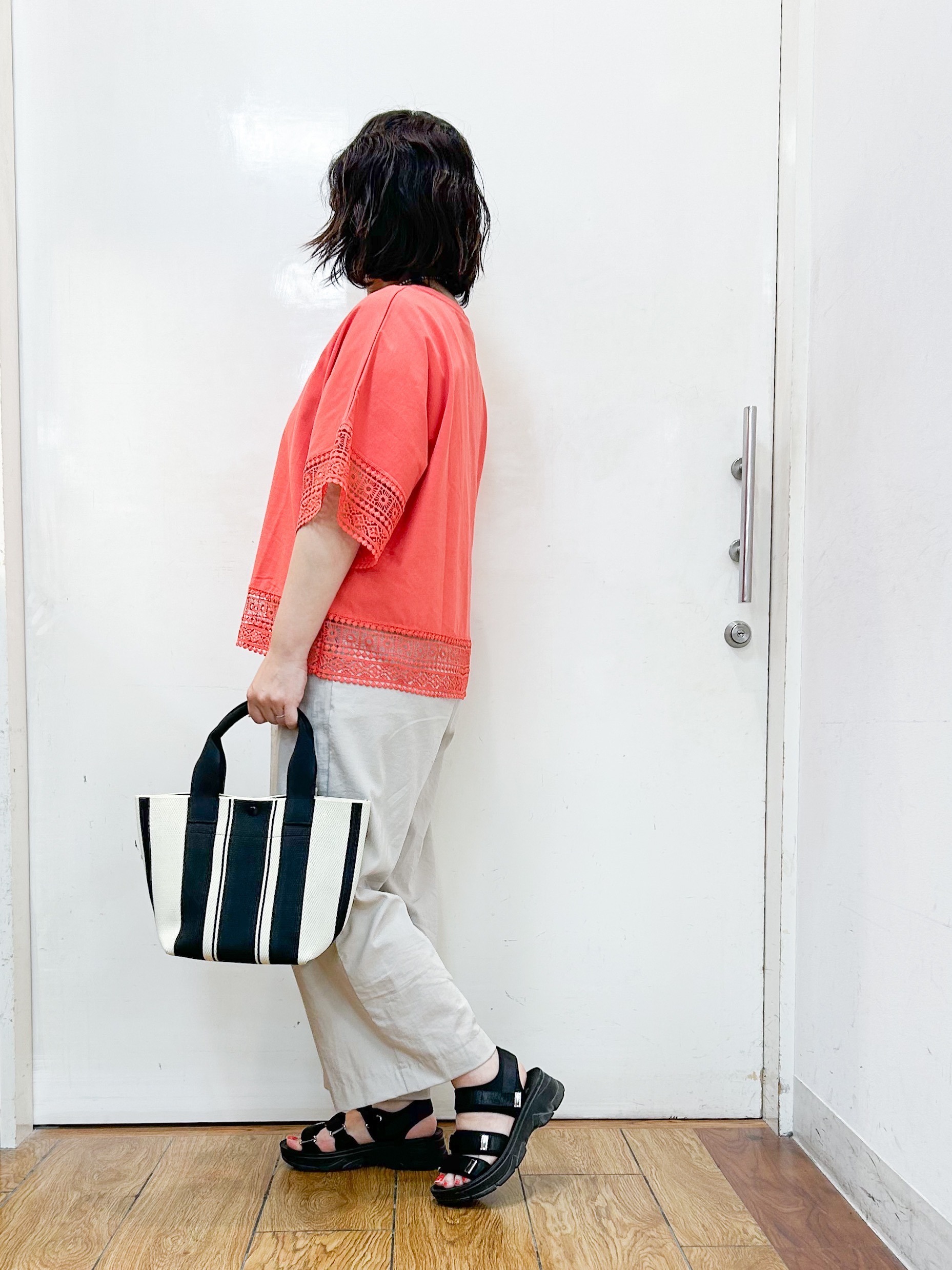 haruさんの「SHOO･LA･RUE｜【洗濯機可/ひんやり/体型カバー/S-LL】レース使いがポイント デザインTシャツ」を使ったコーディネート
