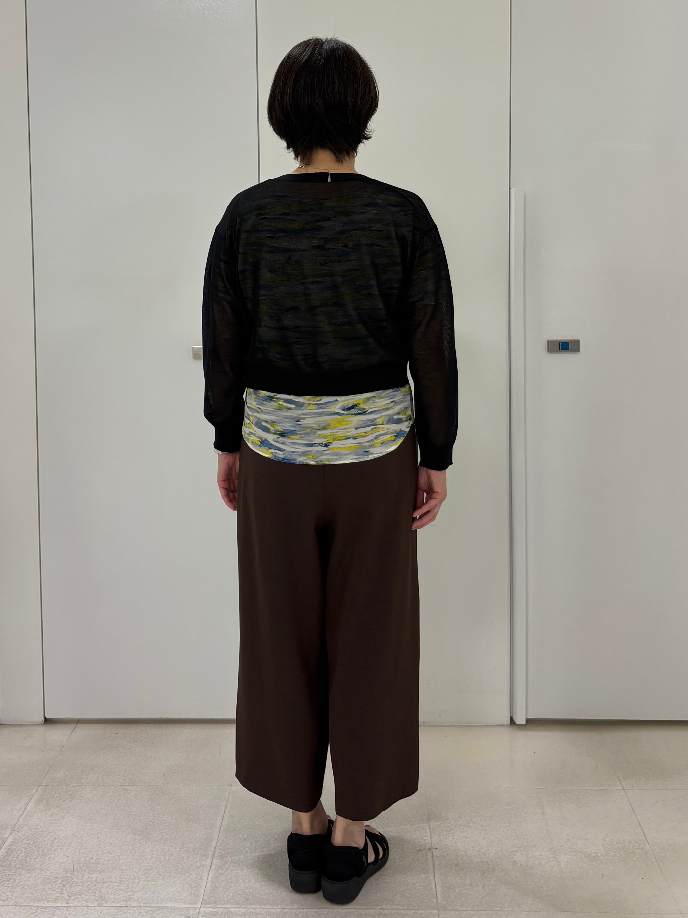 hIさんの「COUP DE CHANCE｜【手洗い可／日本製】プリント柄ブラウス」を使ったコーディネート