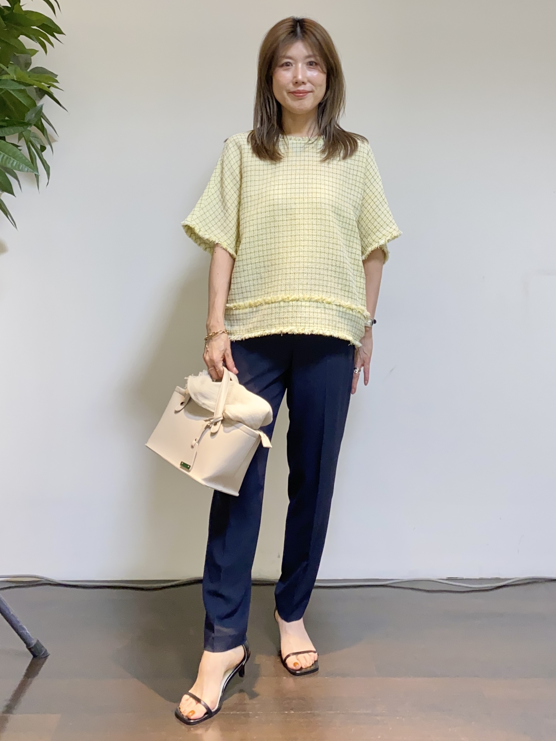 tomoさんの「UNTITLED｜ファンシーツイードブラウス」を使ったコーディネート