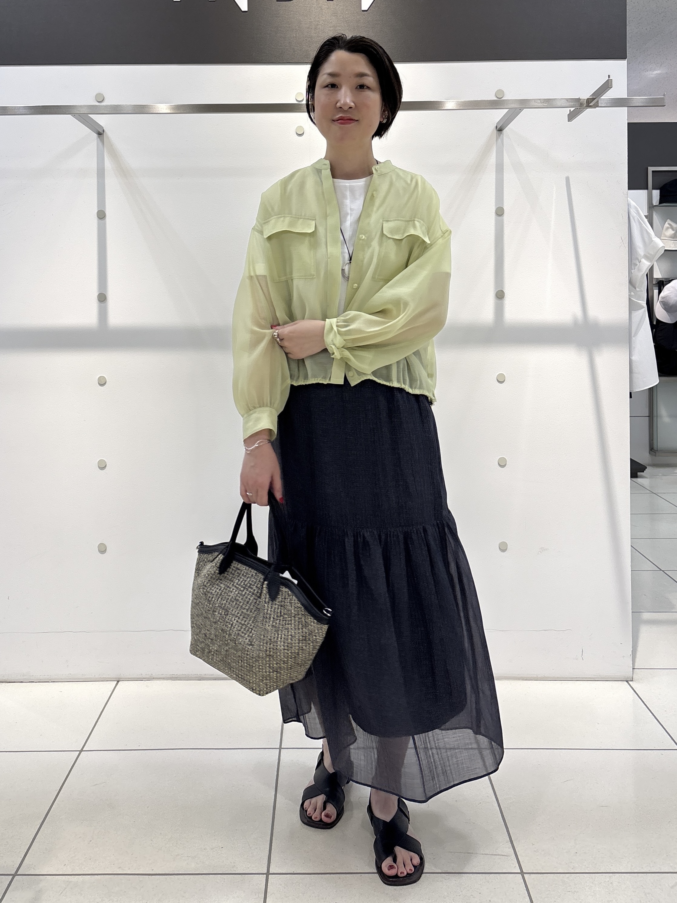 yuriさんの「INDIVI｜【バックシャン】異素材ドッキングプルオーバー」を使ったコーディネート