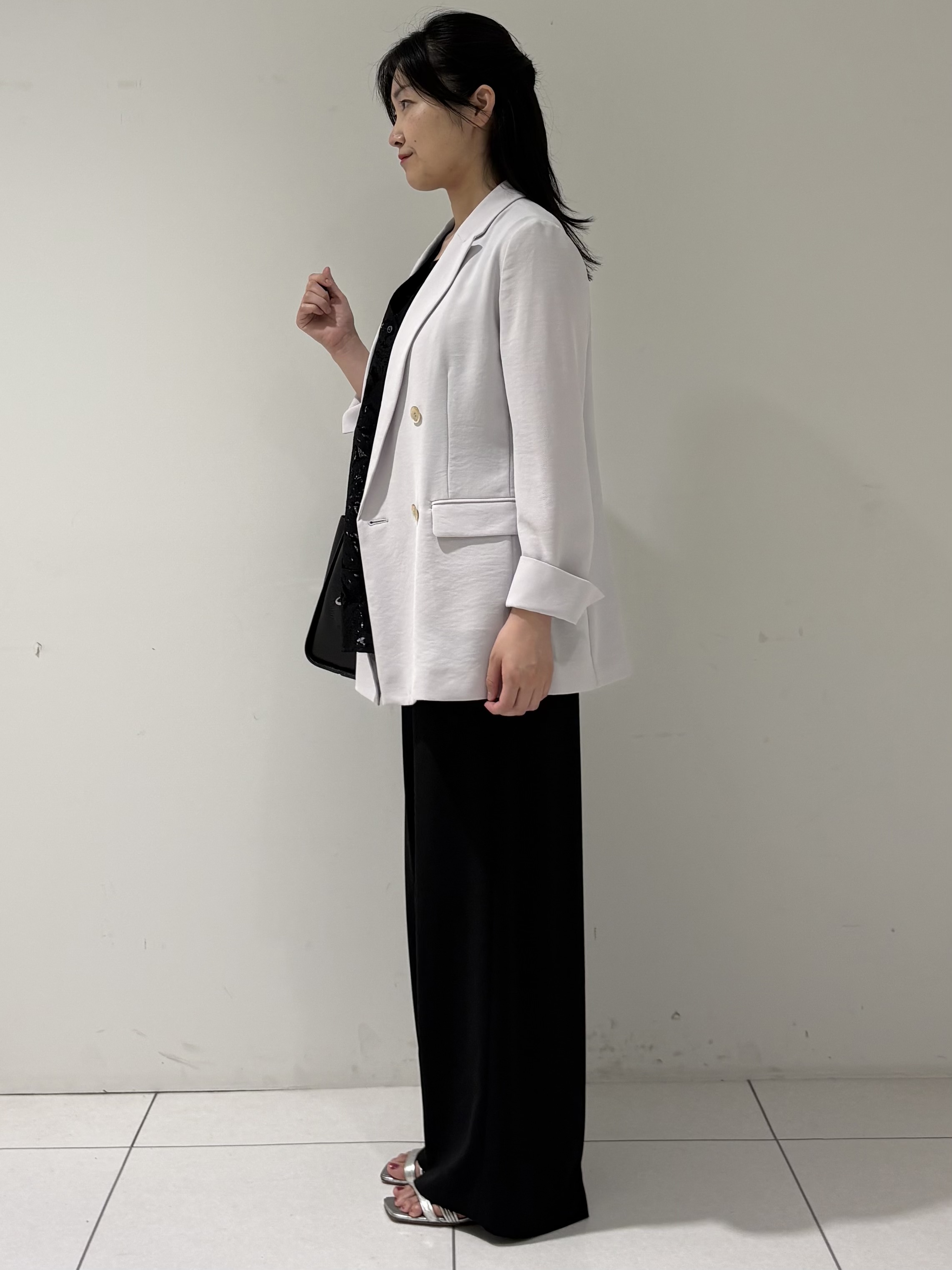 momokoさんの「INDIVI｜【洗える／多機能／SETUP可】着る日傘ダブルジャケット」を使ったコーディネート