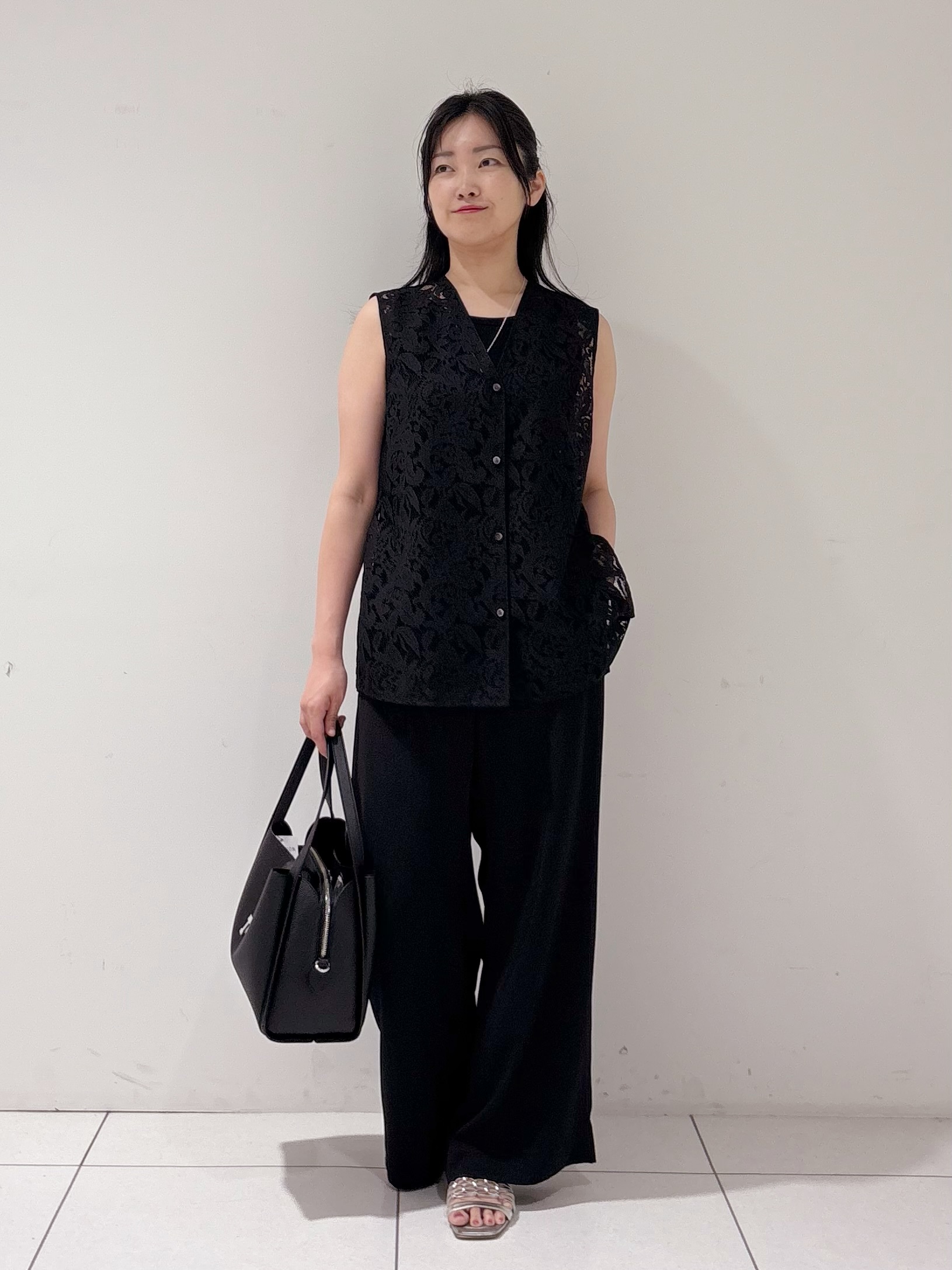 momokoさんの「INDIVI｜【洗える／多機能／SETUP可】着る日傘ダブルジャケット」を使ったコーディネート