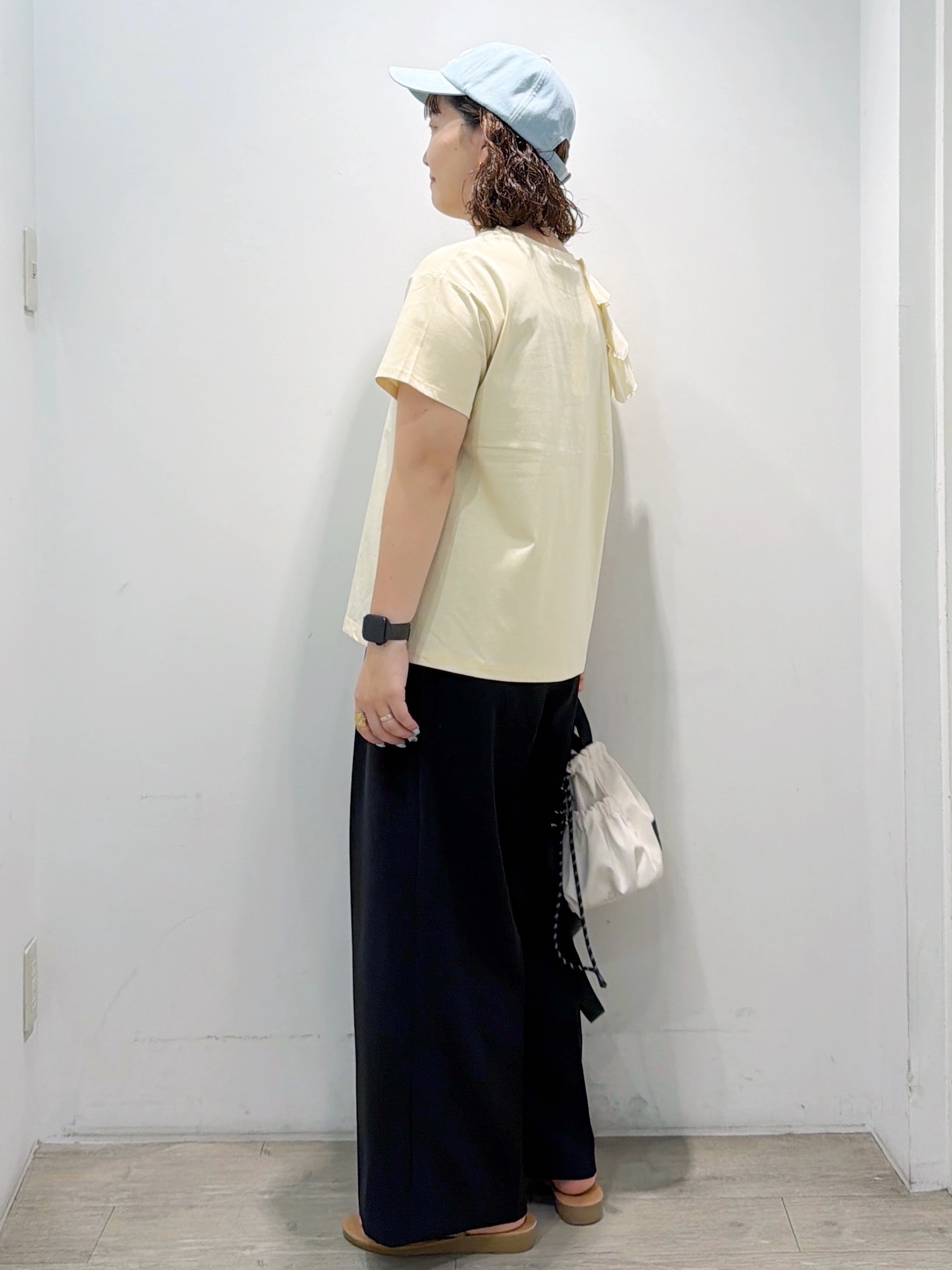sumicaさんの「OPAQUE.CLIP｜【接触冷感】アシメフリルドッキングカットソー《UVケア／洗濯機OK》」を使ったコーディネート