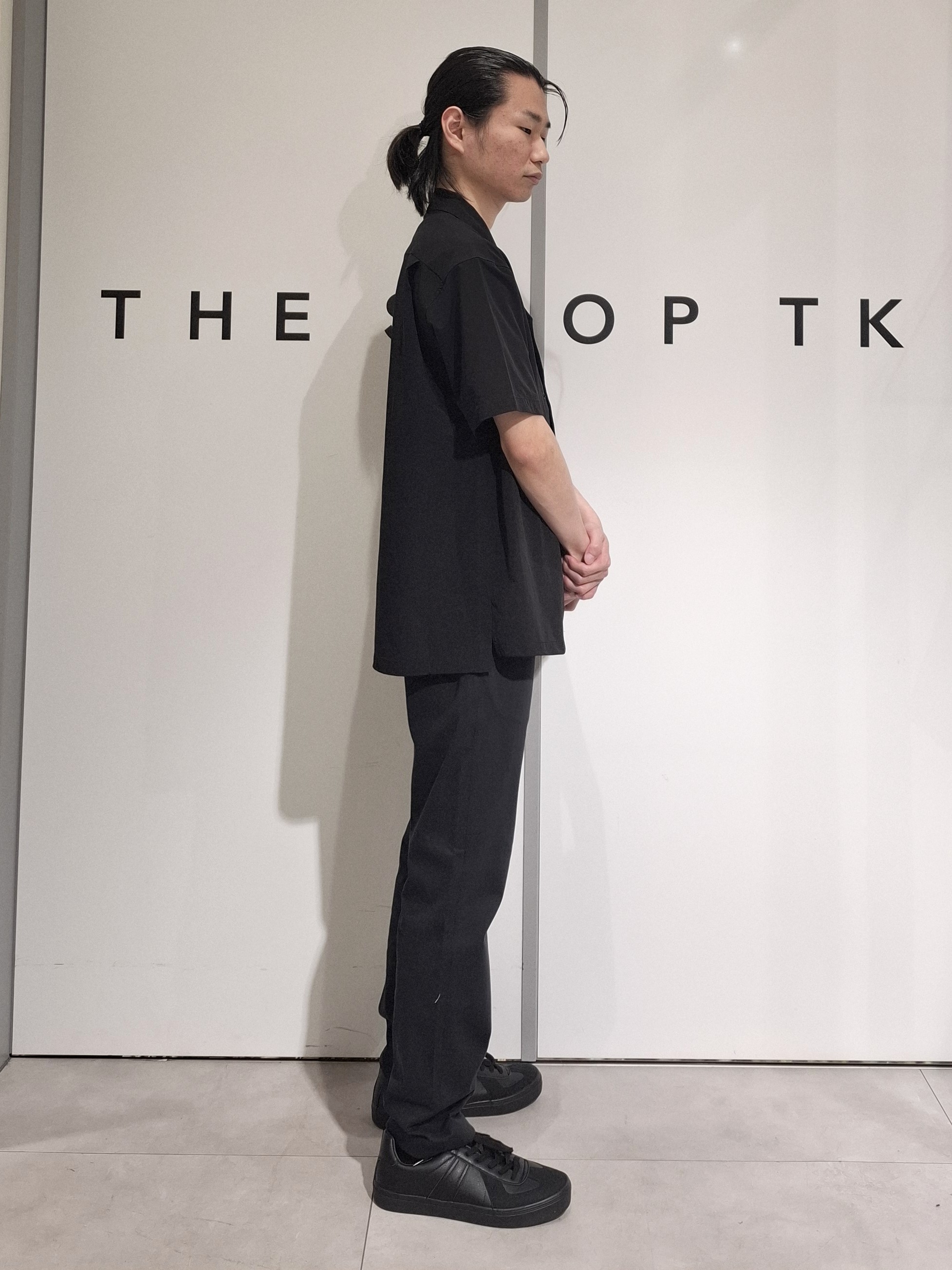 葵さんの「THE SHOP TK｜【KURO】 ポリバレント半袖シャツ 接触冷感/UVカット/洗濯機OK」を使ったコーディネート