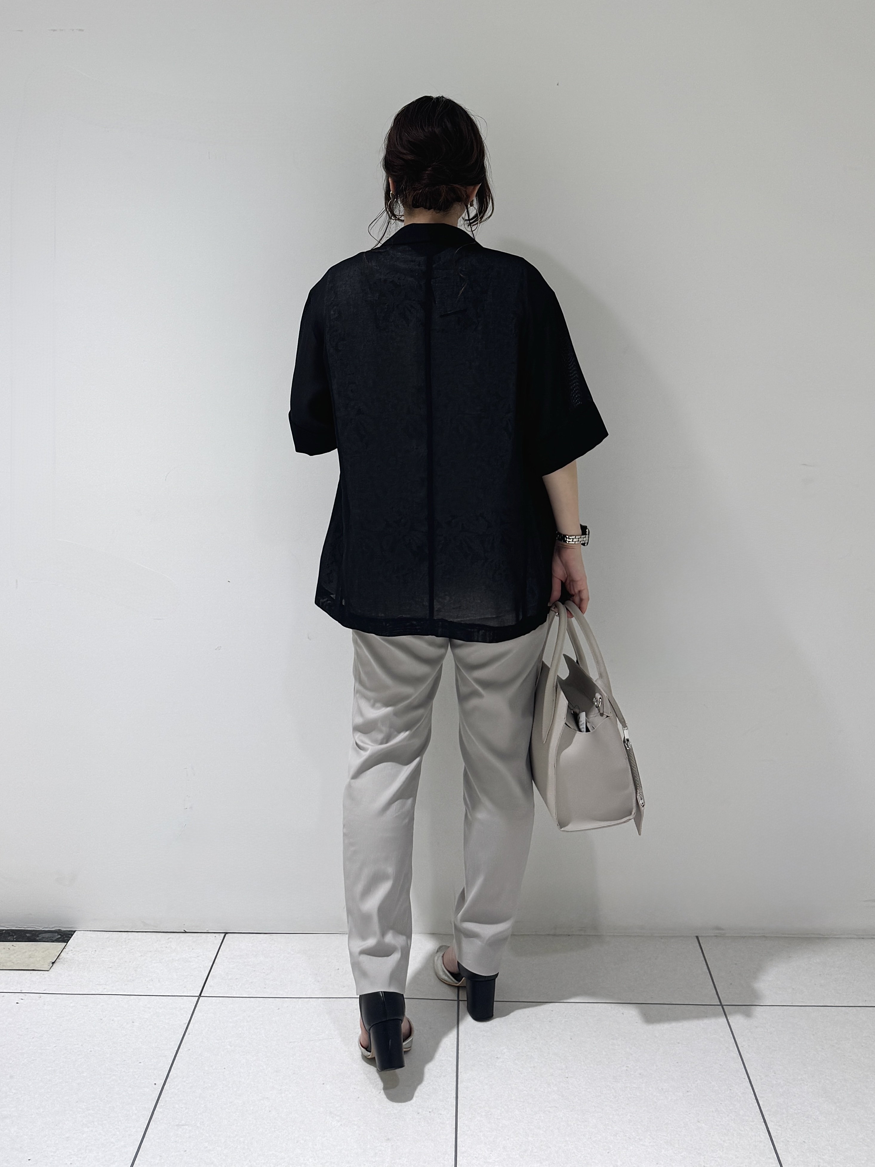 そんさんの「INDIVI｜【洗える／メッシュ素材／SETUP可能】半袖シアージャケット」を使ったコーディネート