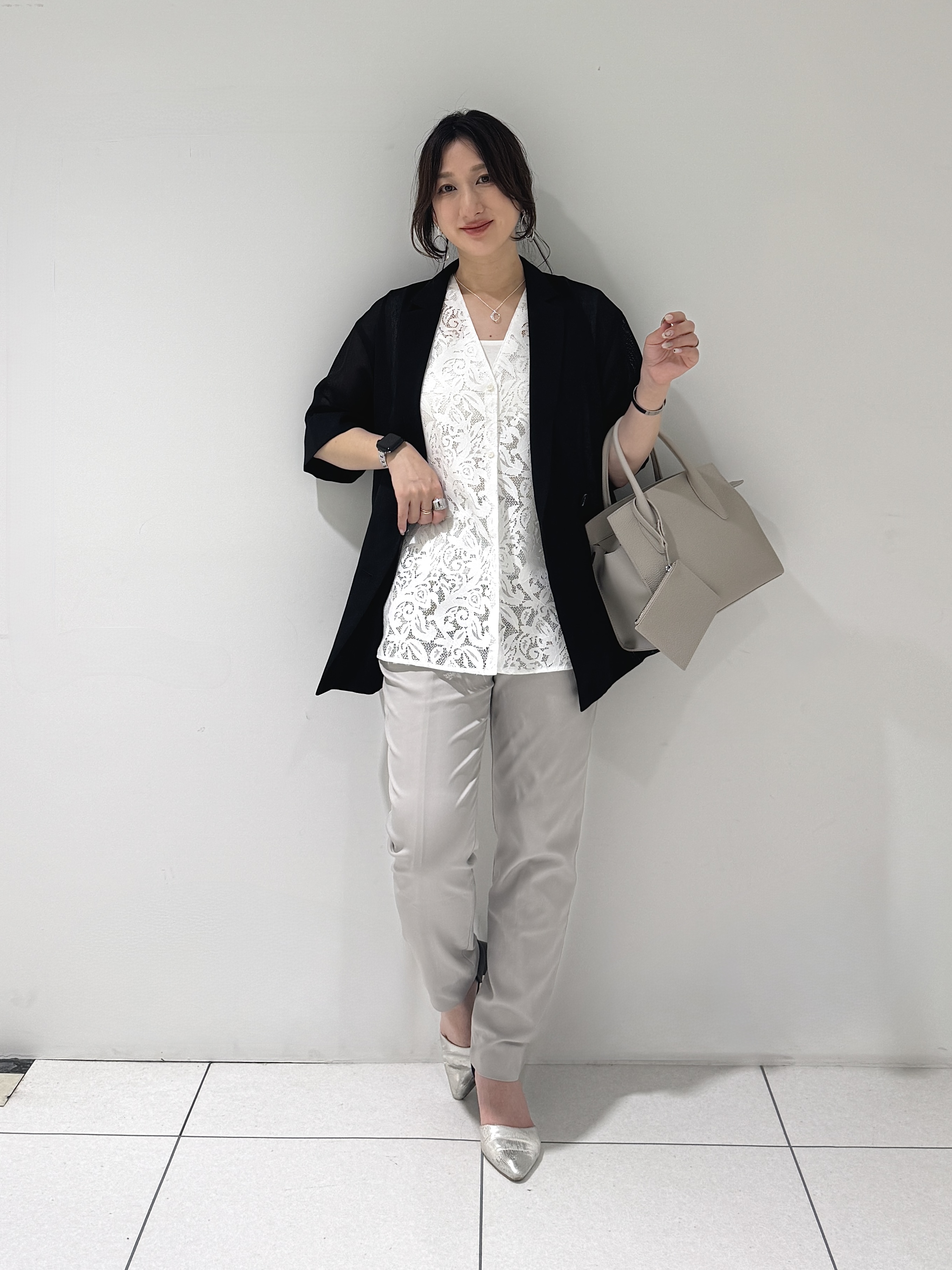 そんさんの「INDIVI｜【洗える／メッシュ素材／SETUP可能】半袖シアージャケット」を使ったコーディネート