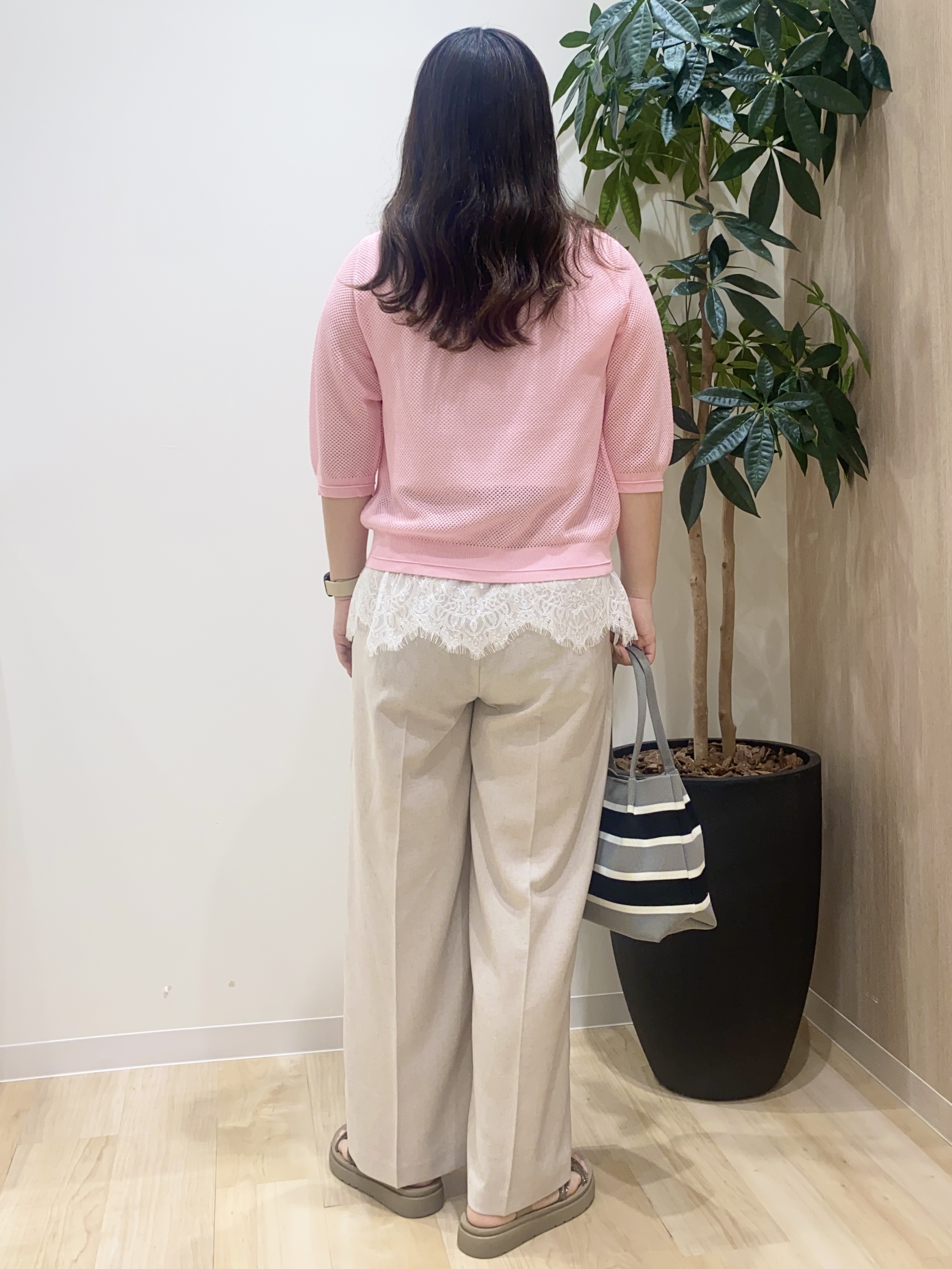 HANAさんの「grove｜【貴島明日香さん着用・洗える】透けない、大人のメッシュカーディガン」を使ったコーディネート
