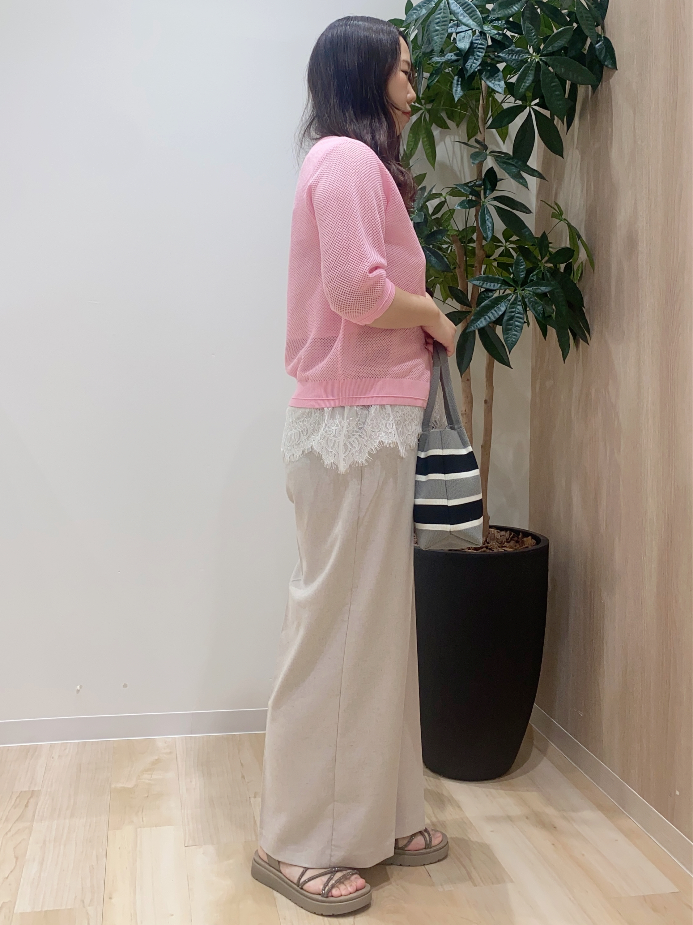 HANAさんの「grove｜【貴島明日香さん着用・洗える】透けない、大人のメッシュカーディガン」を使ったコーディネート