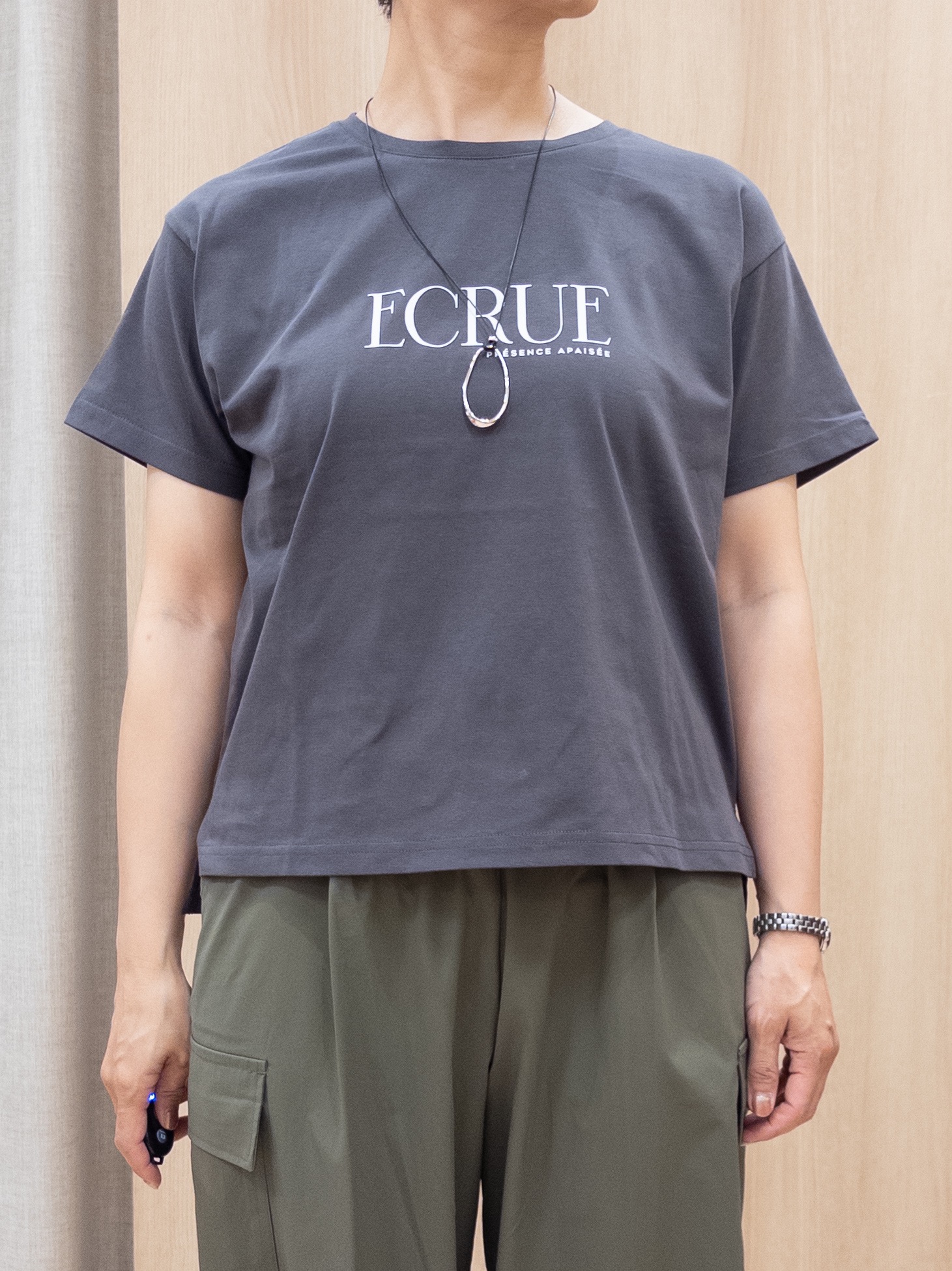 シュウコさんの「grove｜【遮熱／吸水速乾／接触冷感／UVカット】ベーシックロゴTシャツ」を使ったコーディネート