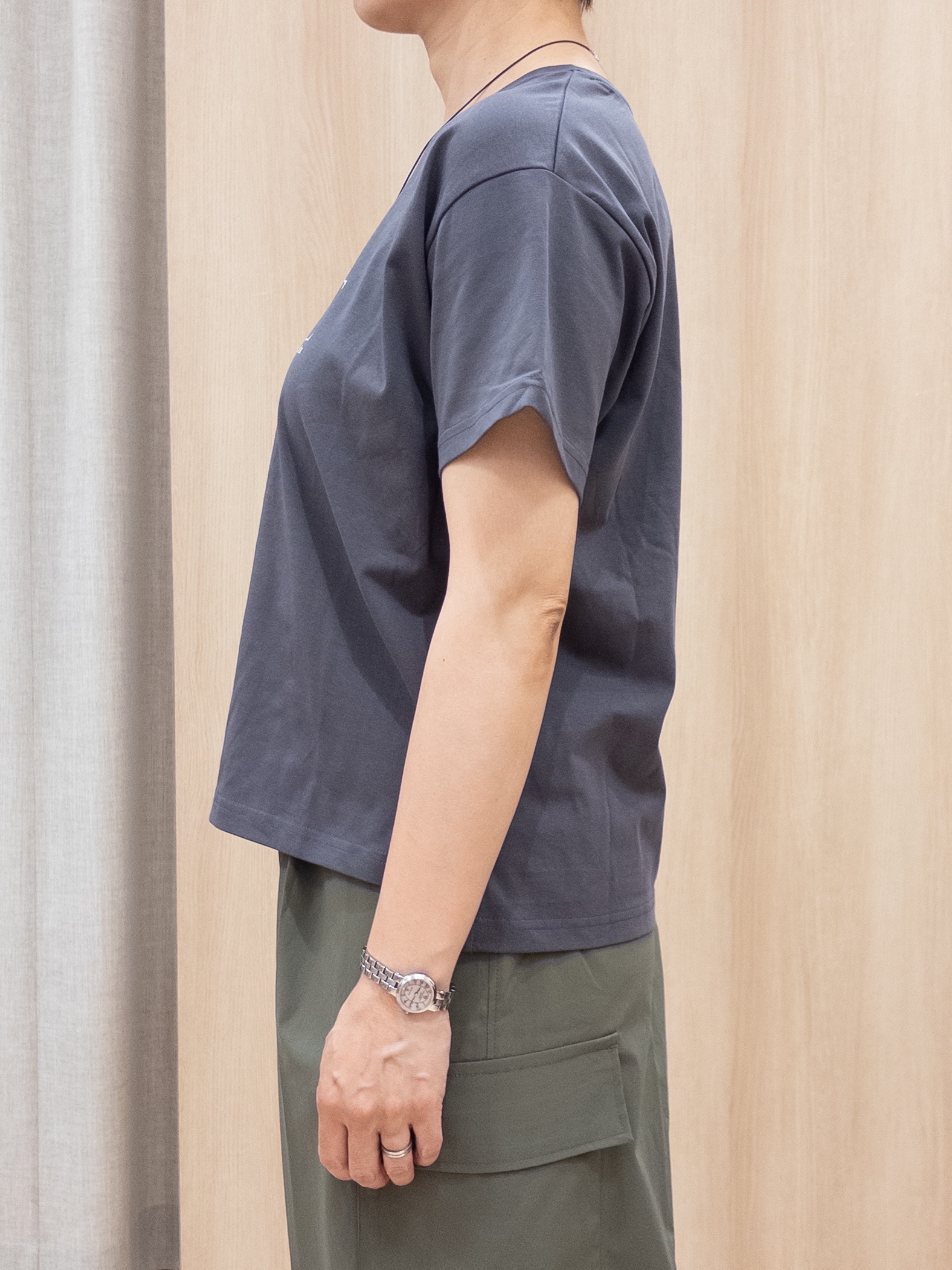 シュウコさんの「grove｜【遮熱／吸水速乾／接触冷感／UVカット】ベーシックロゴTシャツ」を使ったコーディネート