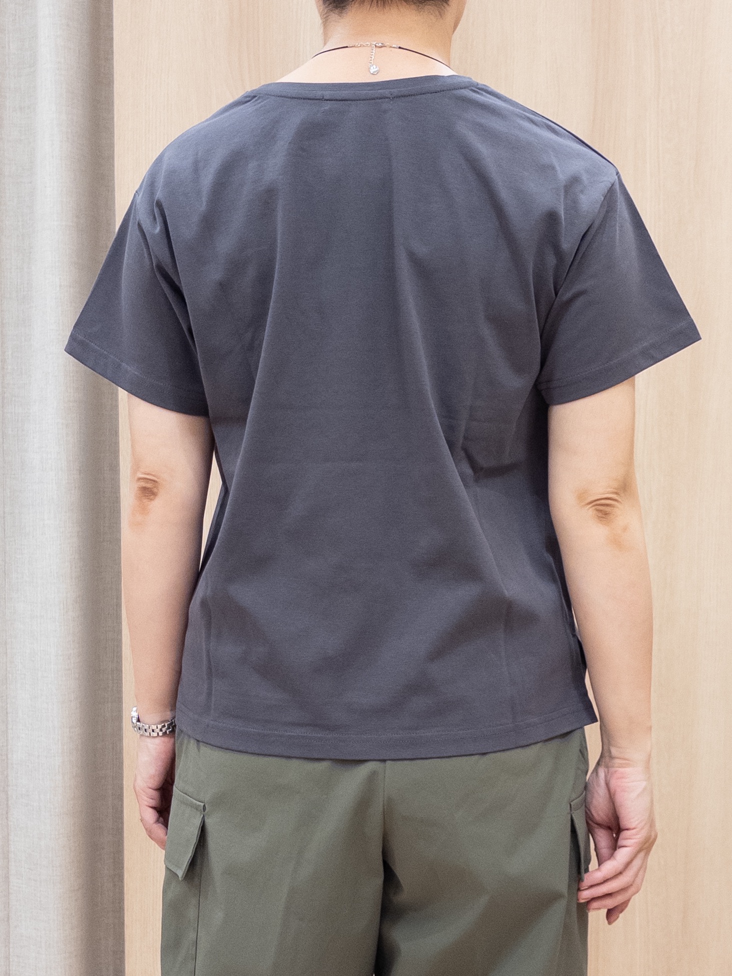 シュウコさんの「grove｜【遮熱／吸水速乾／接触冷感／UVカット】ベーシックロゴTシャツ」を使ったコーディネート