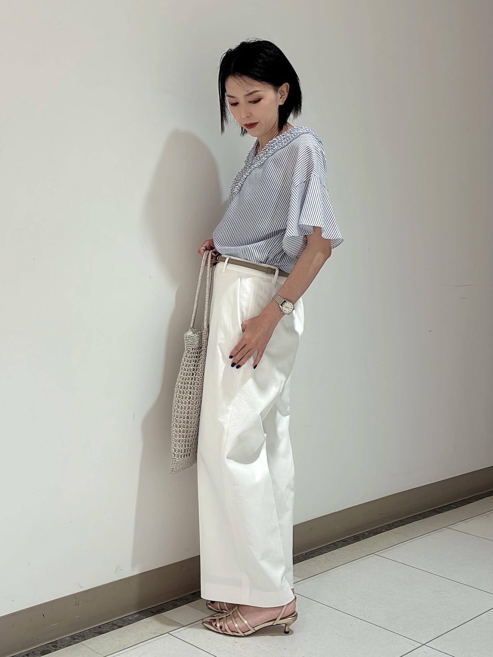 環さんの「UNTITLED｜【接触冷感/通気性/洗える】Vネックフリルブラウス」を使ったコーディネート