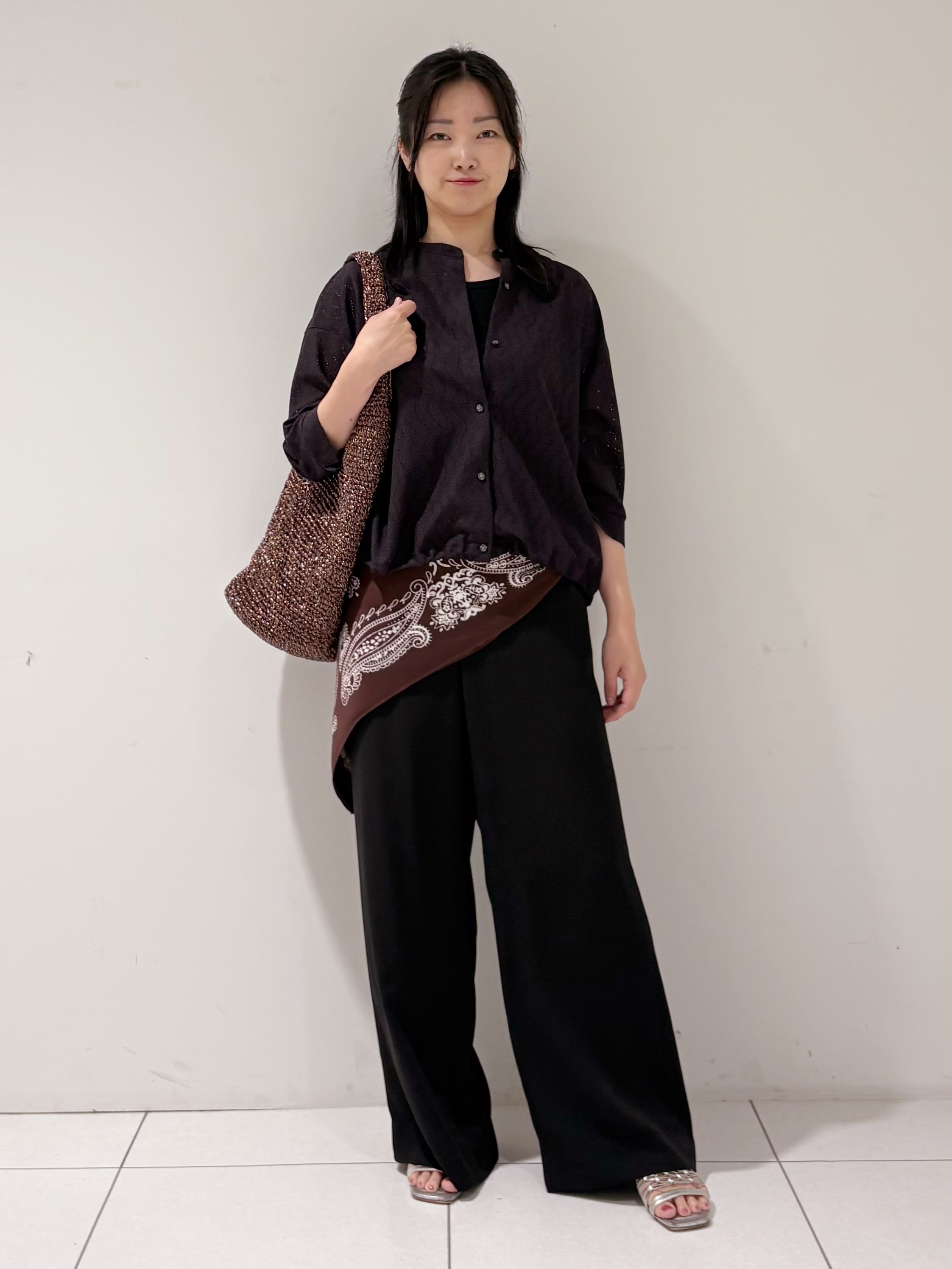 momokoさんの「INDIVI｜【さらっと素材／洗える】キカレースブラウス」を使ったコーディネート