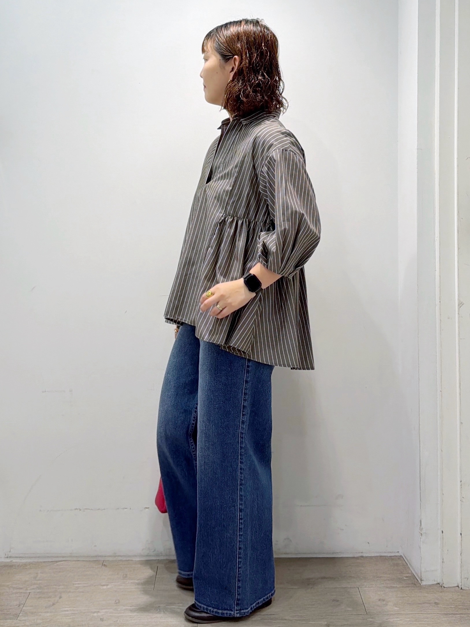 sumicaさんの「OPAQUE.CLIP｜スキッパーペプラムブラウス【洗濯機OK】」を使ったコーディネート