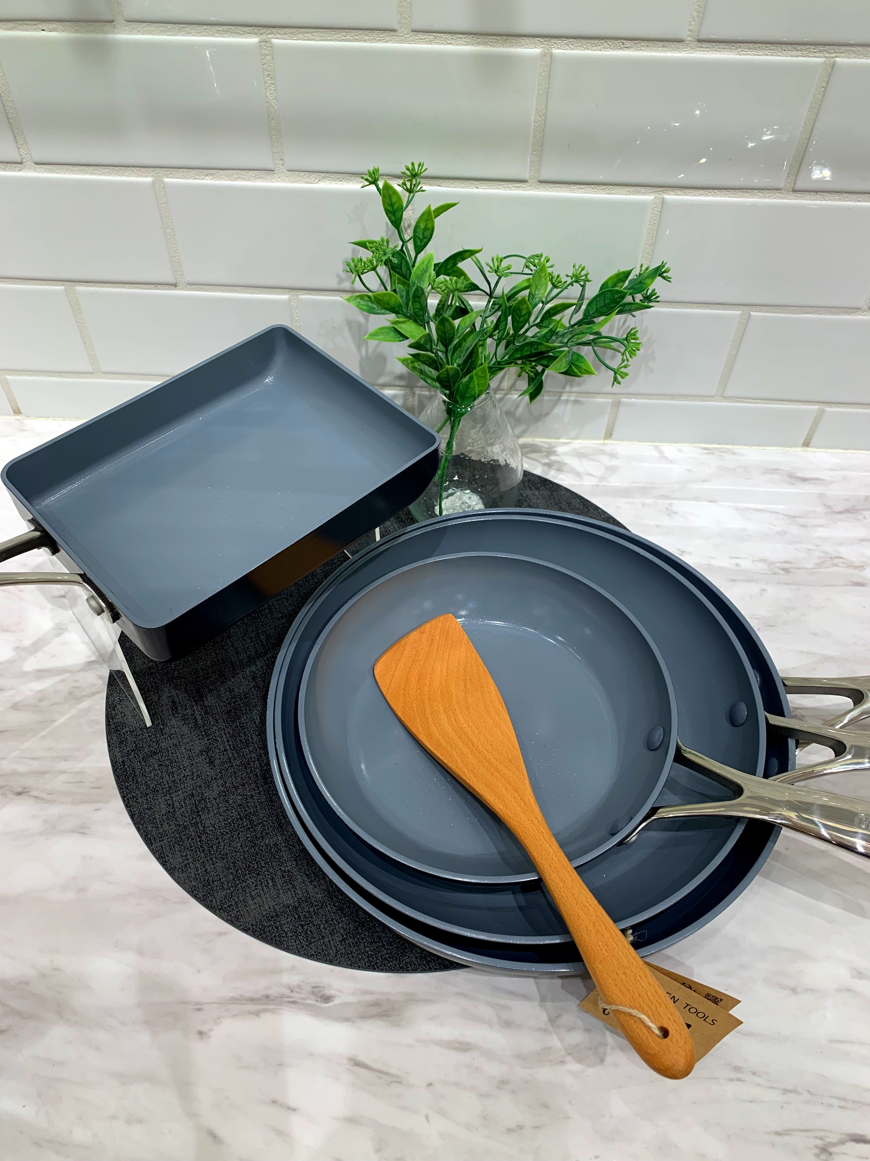 osaosaさんの「212 KITCHEN STORE｜ヴェニスプロ エッグパン ＜GreenPan グリーンパン＞」を使ったコーディネート