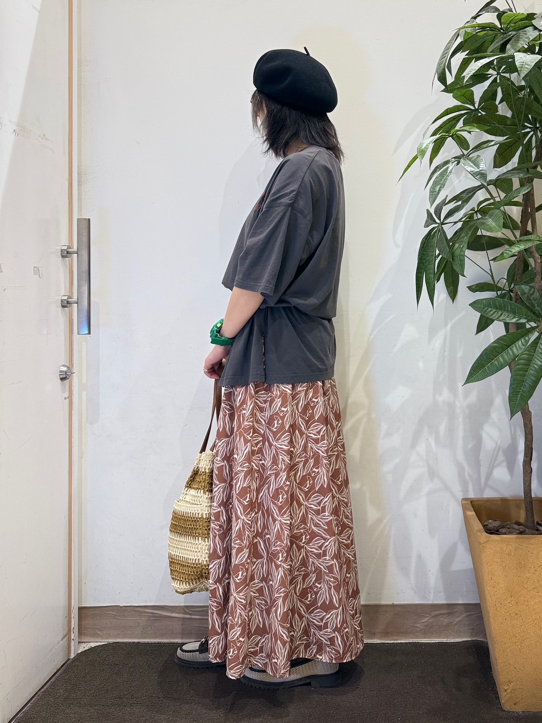 misakiさんの「SHOO･LA･RUE｜【ひんやり】ゆるっと体型カバー BIGアソートTシャツ」を使ったコーディネート