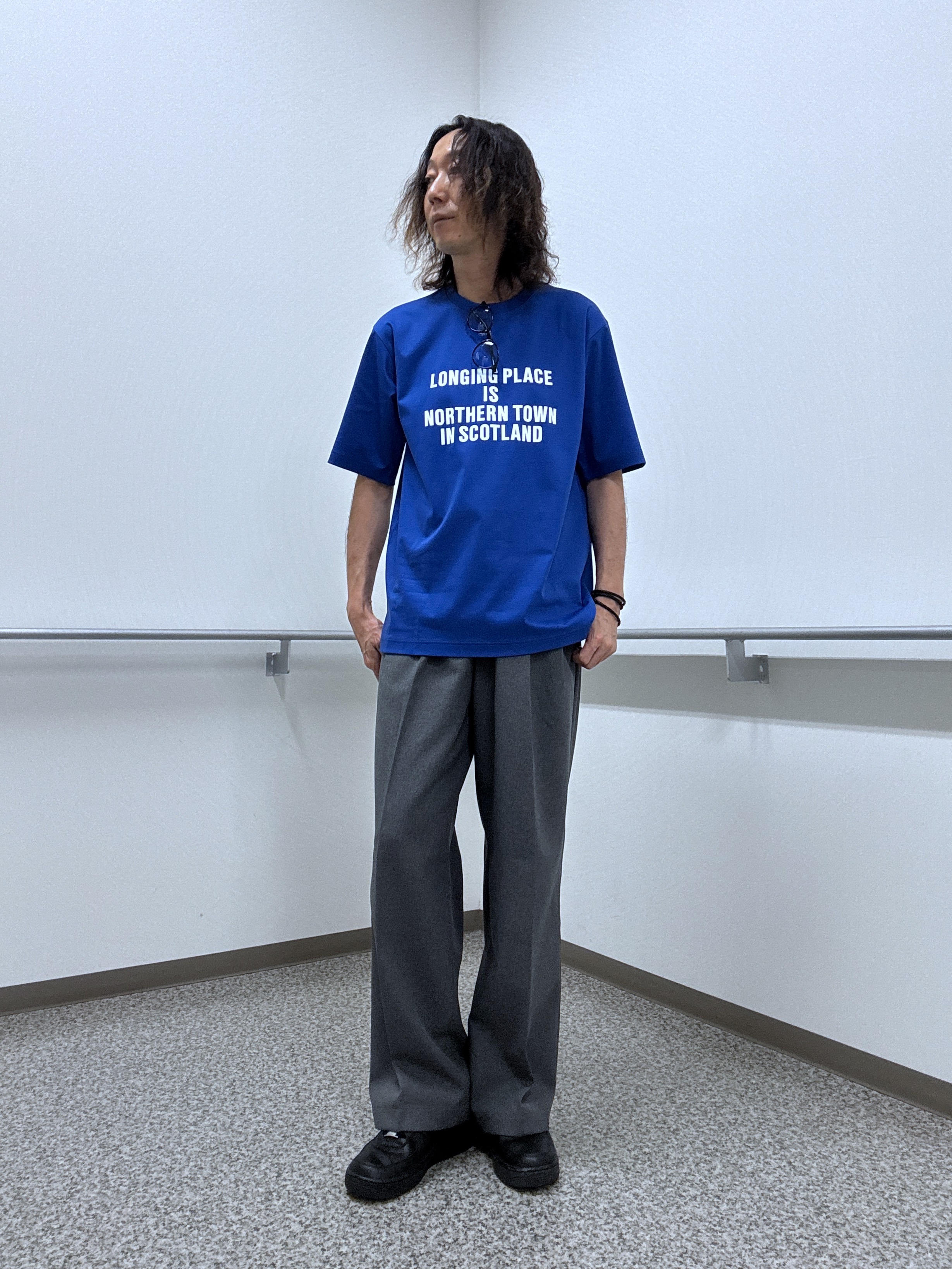 おーのさんの「TAKEO KIKUCHI｜【BOWLER HAT LABEL】アイスクリアコットン バッククロスピストル 半袖Tシャツ」を使ったコーディネート