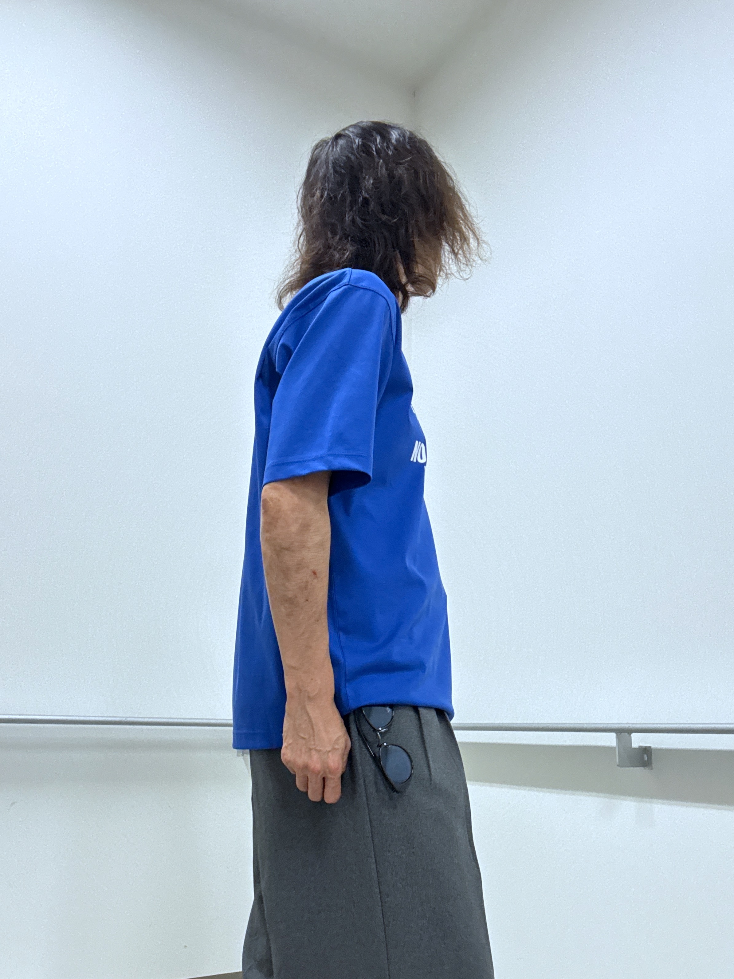 おーのさんの「TAKEO KIKUCHI｜【BOWLER HAT LABEL】アイスクリアコットン バッククロスピストル 半袖Tシャツ」を使ったコーディネート