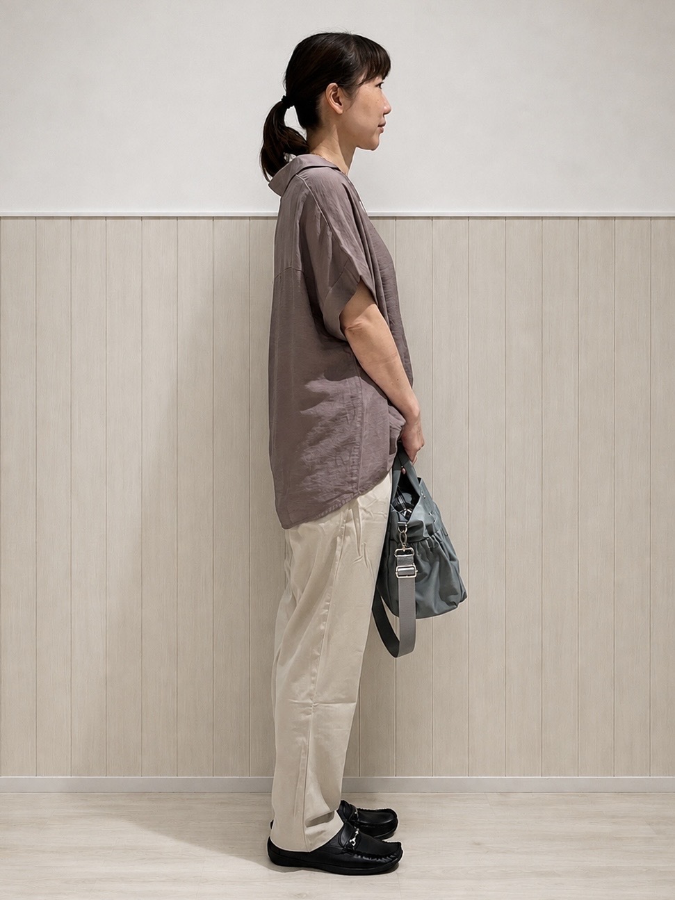 まつみさんの「SHOO･LA･RUE｜【ひんやり/S-LL/洗濯機可】インせず着られる 裾タック スキッパーシャツ」を使ったコーディネート