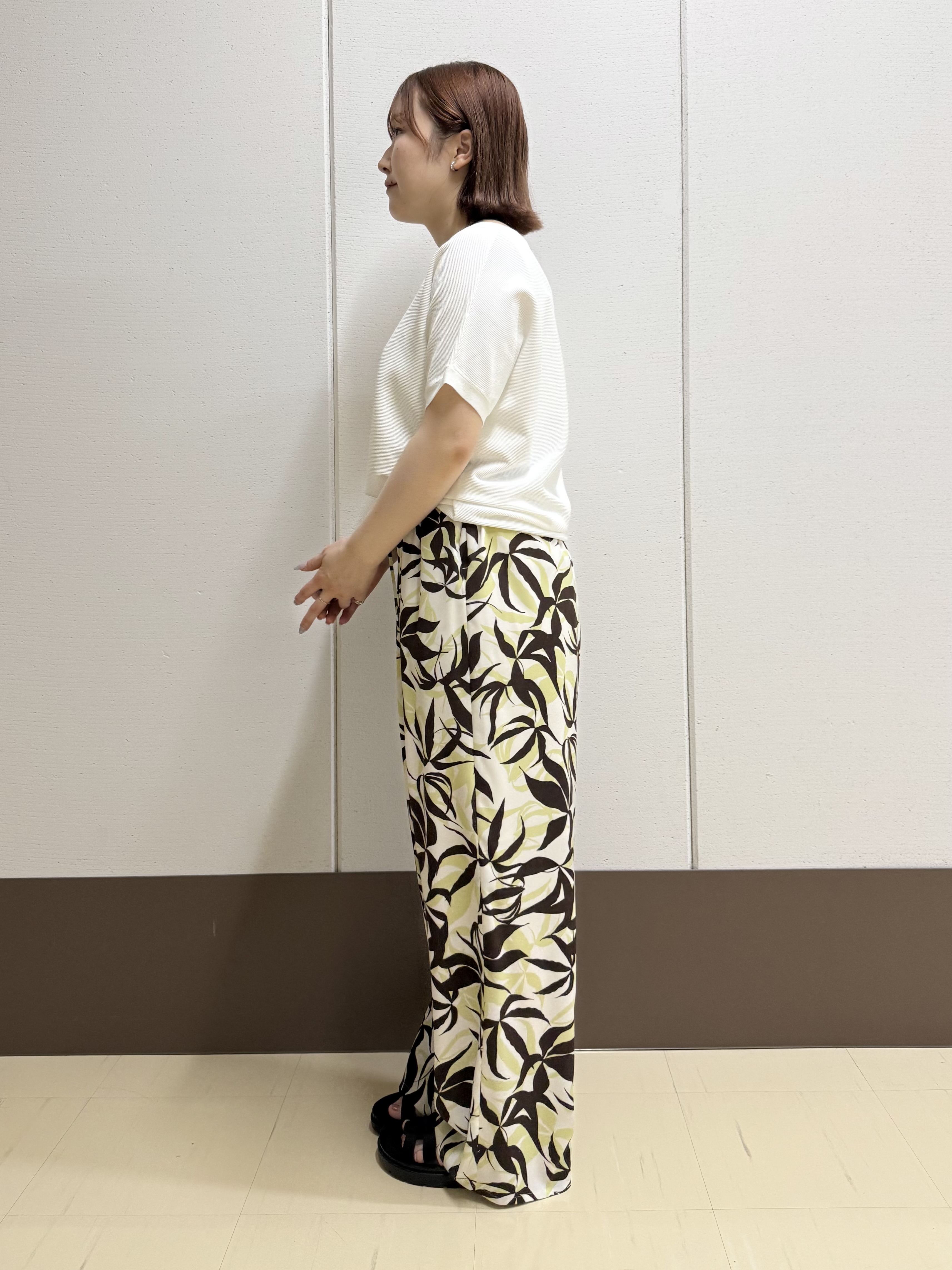 Rikoさんの「INDIVI｜【洗える】ガーター編みVネックニットT」を使ったコーディネート