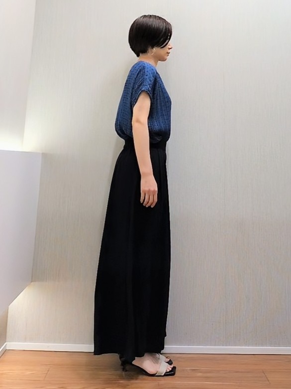 ミズタさんの「UNTITLED｜【1枚で着映える】ドットジャガードブラウス」を使ったコーディネート