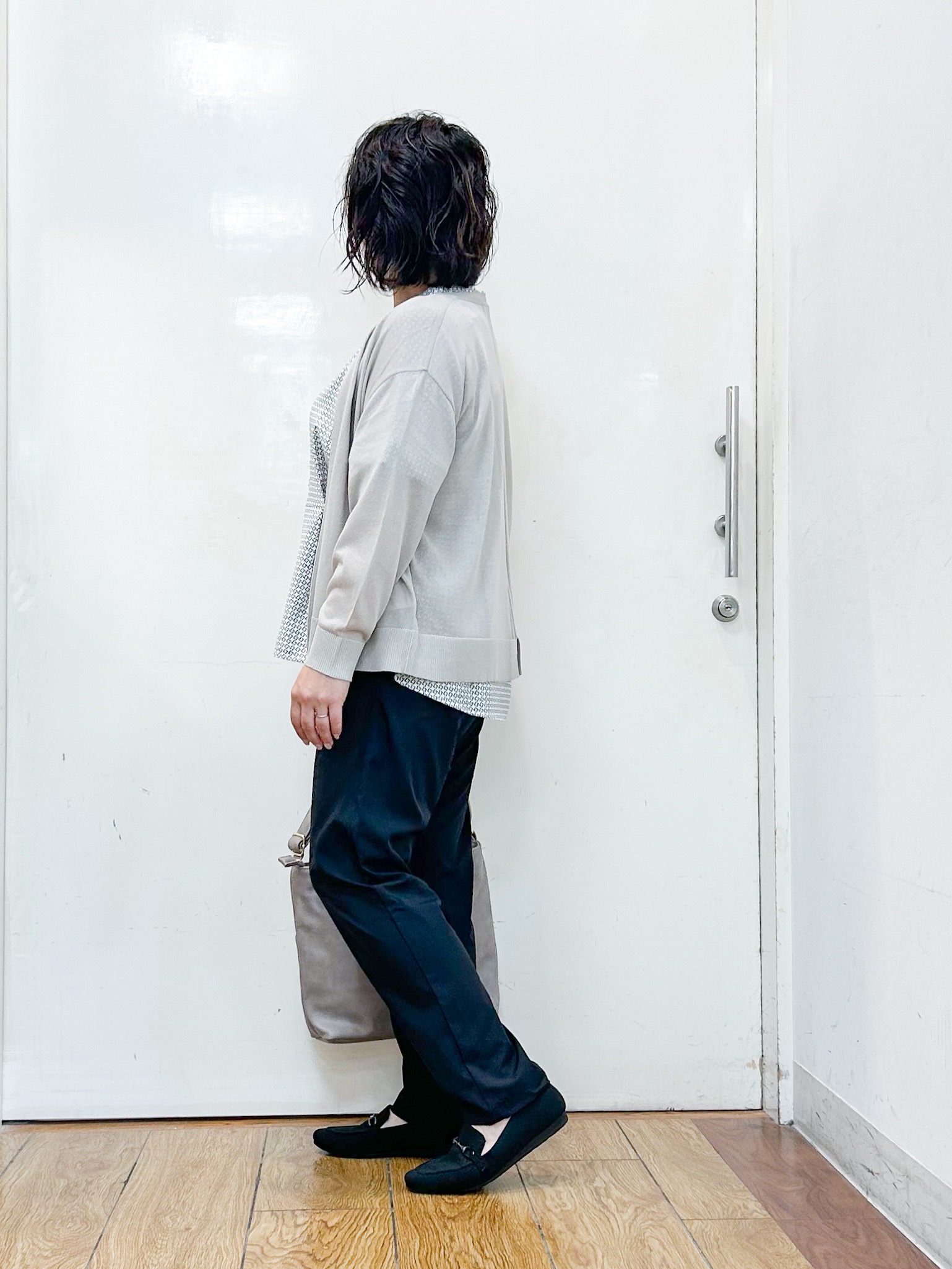 haruさんの「SHOO･LA･RUE｜【ひんやり/洗濯機可/S-LL】オンにもオフにも マルチに使えるボタンレスカーディガン」を使ったコーディネート