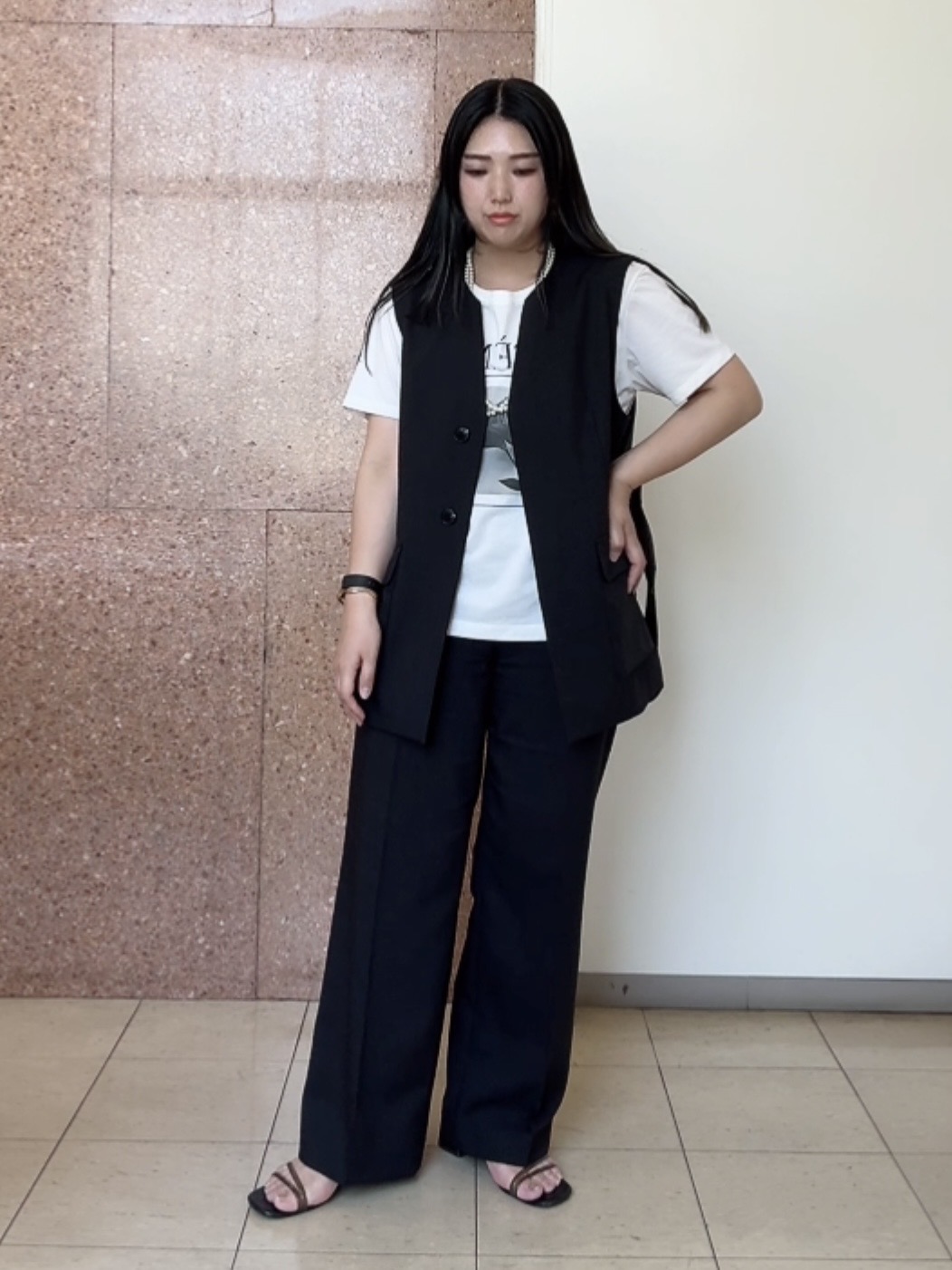なかじさんの「UNTITLED｜【UV/接触冷感/セットアップ可】スラブワイドパンツ」を使ったコーディネート