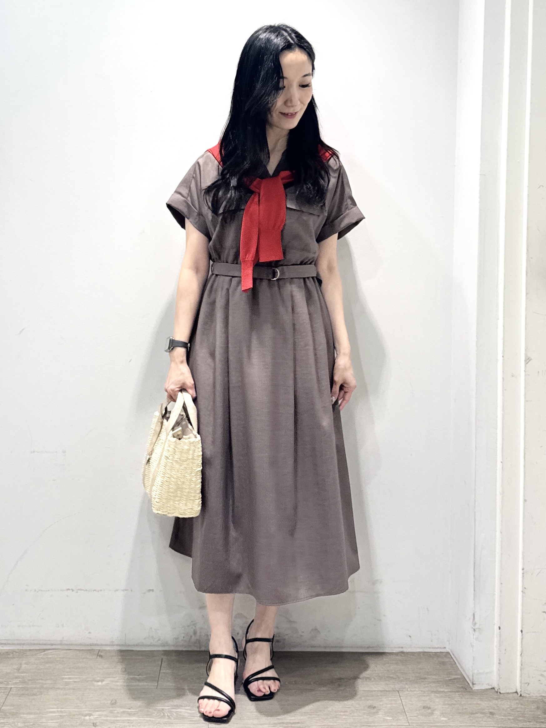 yuicciさんの「OPAQUE.CLIP｜【接触冷感】ビジューボタンカーディガン《抗ピリング／洗濯機OK》」を使ったコーディネート