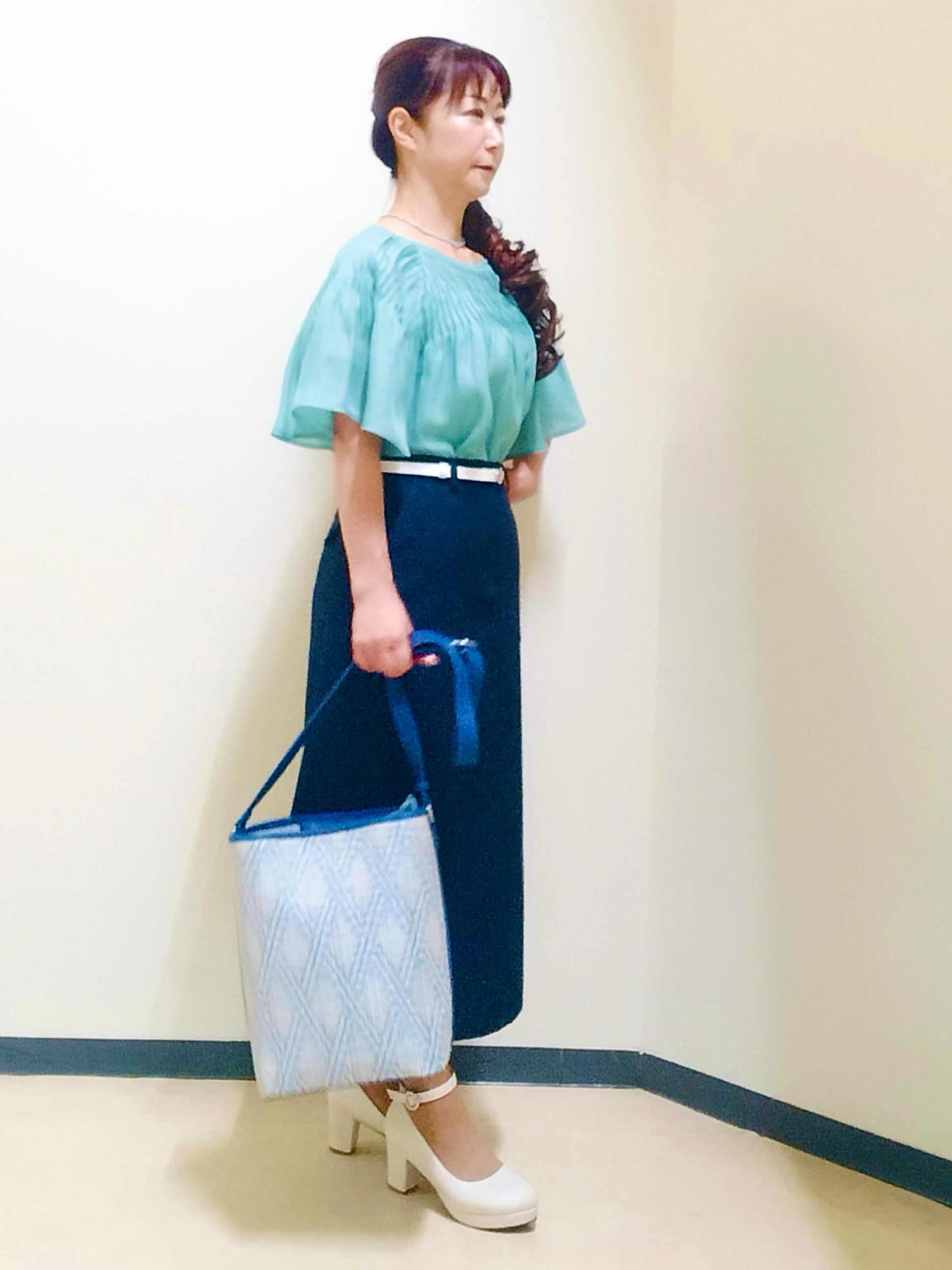 花さんの「Reflect｜ネックギャザーデザインブラウス」を使ったコーディネート