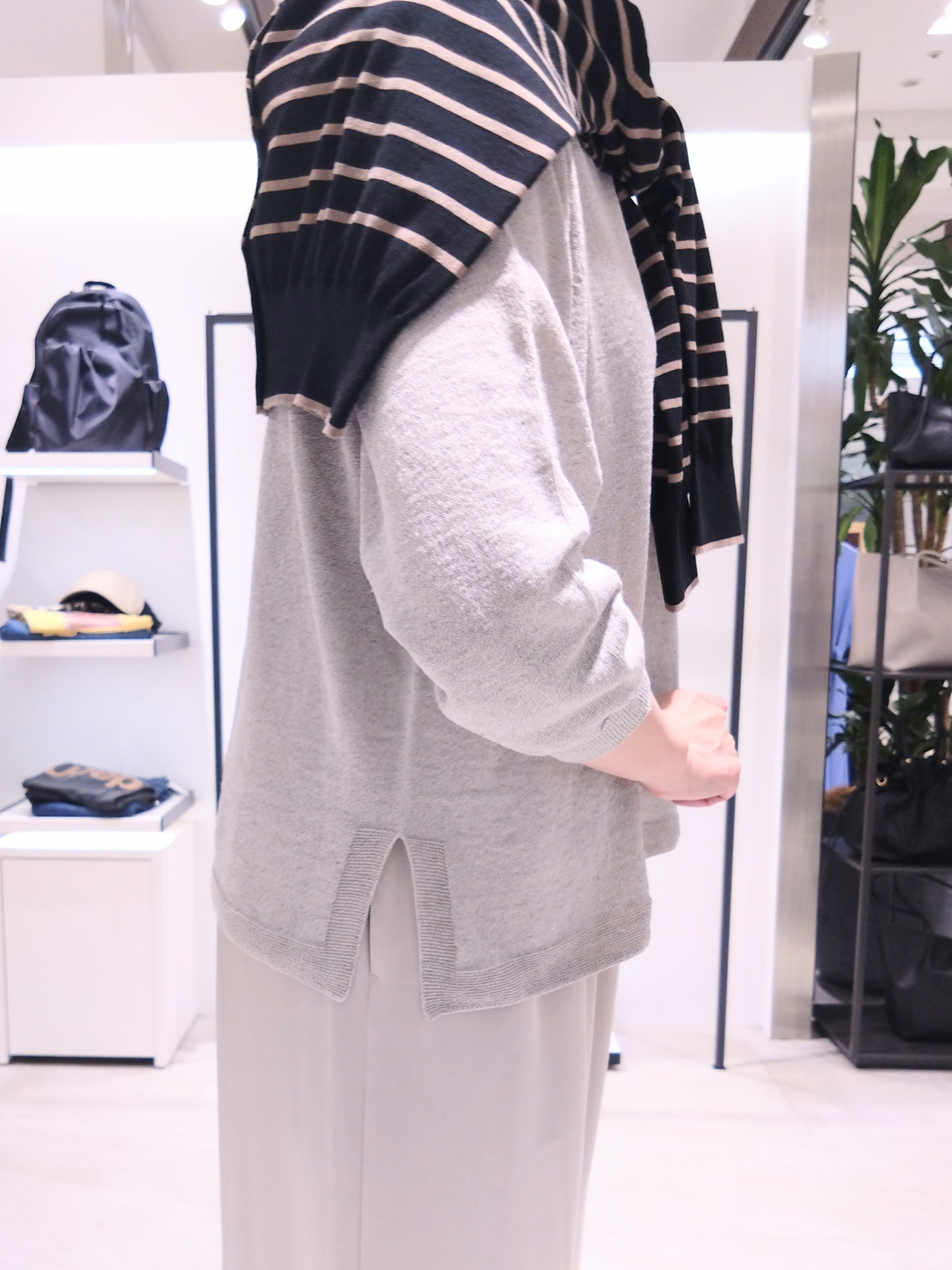 まちこさんの「UNTITLED｜【ゆったり/リラクシー】リネンボートネックプルオーバー」を使ったコーディネート