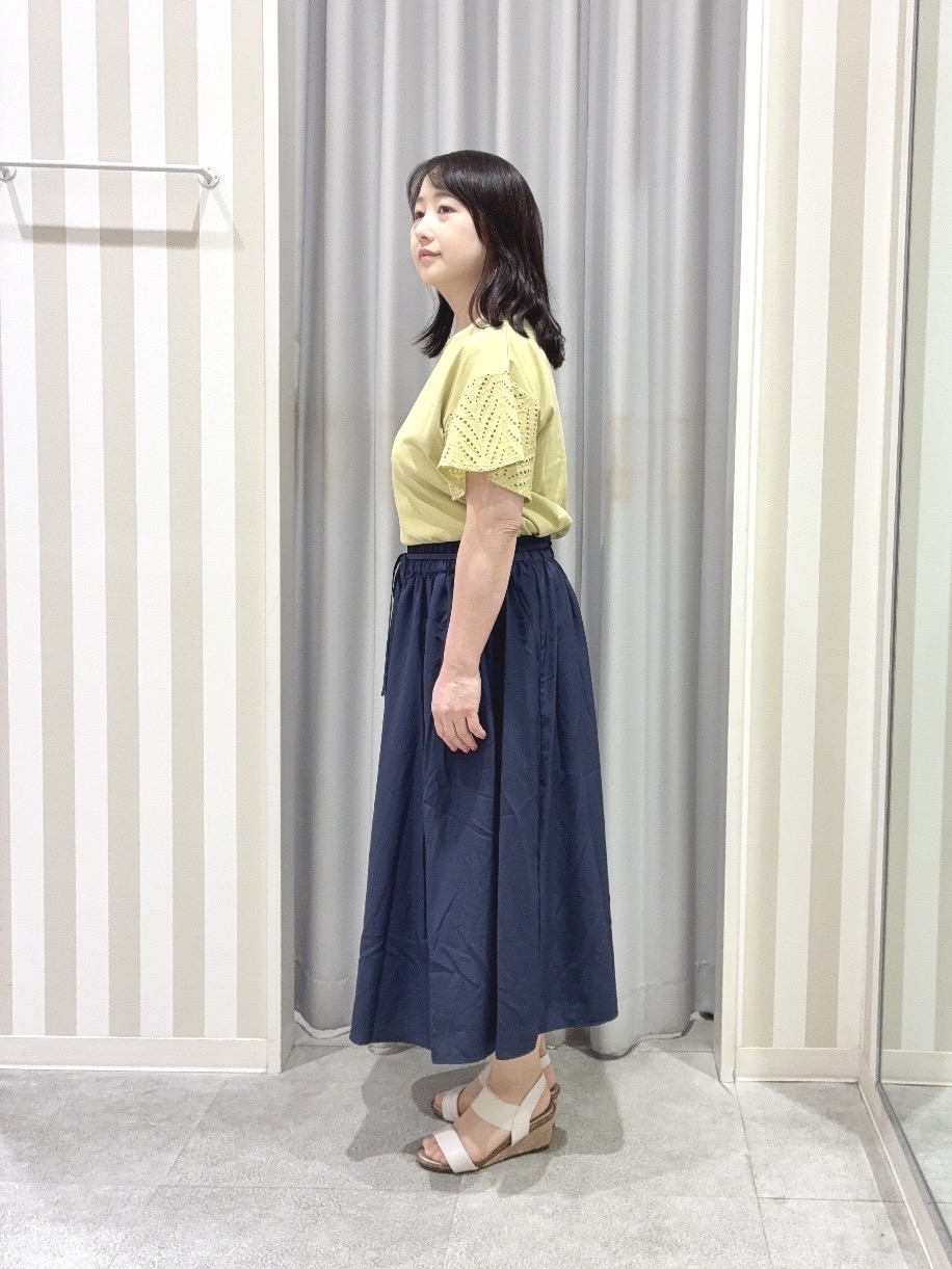 vanseさんの「SHOO･LA･RUE｜【汗じみ防止/ひんやり/S-LL】レースが華やか お袖フレアTシャツ」を使ったコーディネート