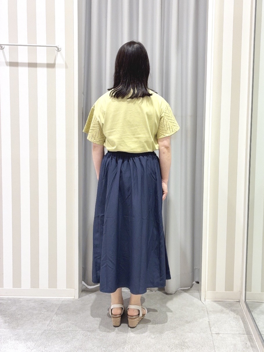vanseさんの「SHOO･LA･RUE｜【汗じみ防止/ひんやり/S-LL】レースが華やか お袖フレアTシャツ」を使ったコーディネート