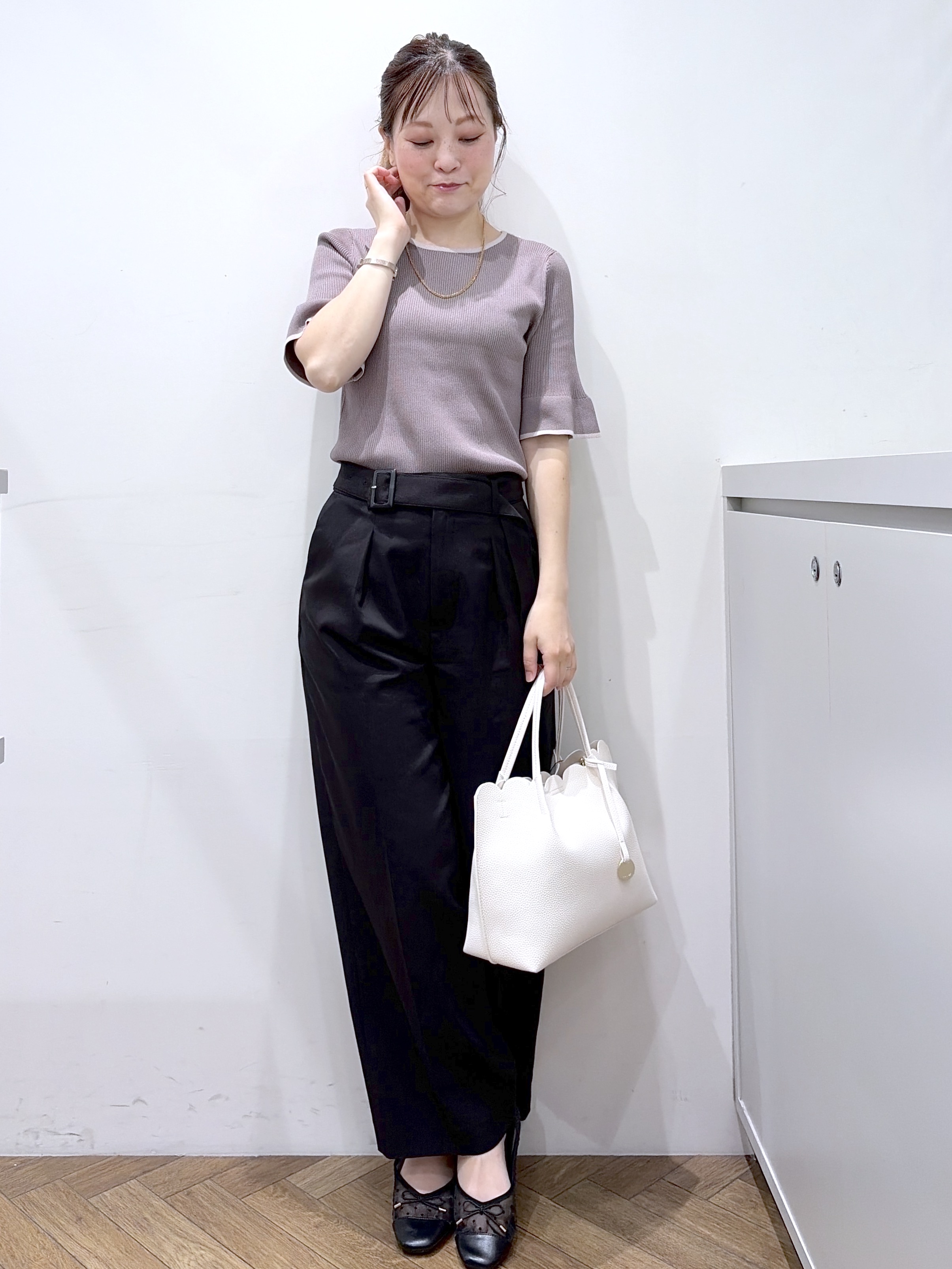 Junさんの「index｜バイカラーリブフリルニット【抗ピル／洗濯機OK】」を使ったコーディネート