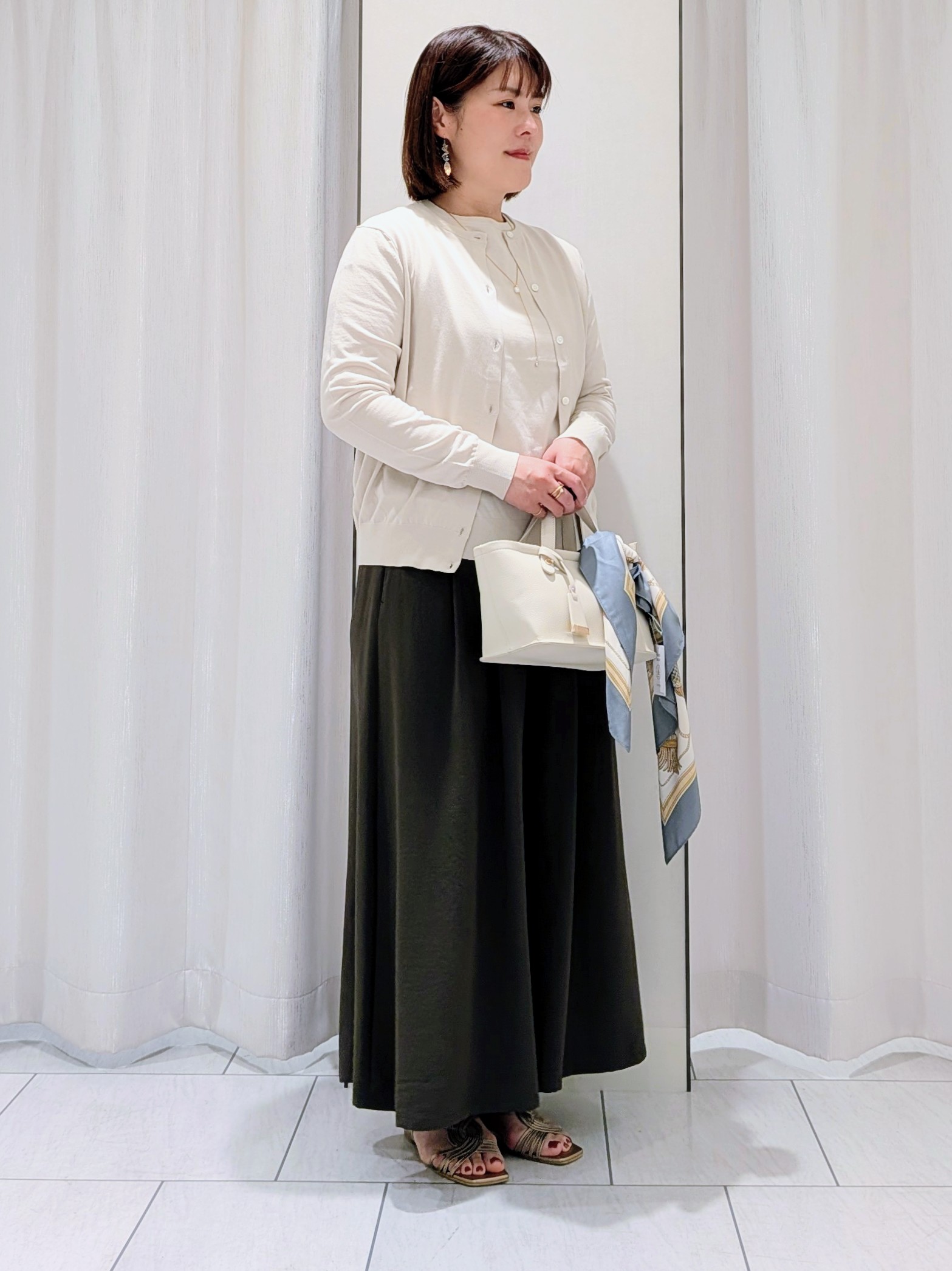 Onumaさんの「UNTITLED｜【9色展開/アンサンブル可】コットンクルーネックカーディガン」を使ったコーディネート