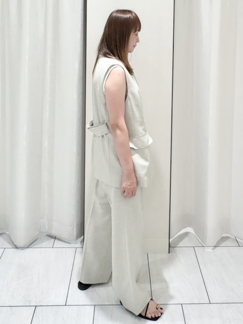 ʏᴜᴋɪᴋᴏさんの「UNTITLED｜【セットアップ可/UV/接触冷感】スラブキーネックジレ」を使ったコーディネート