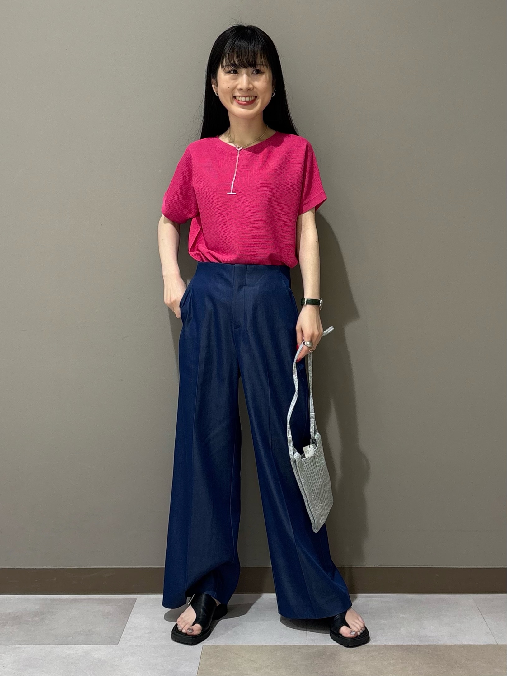 KEIKOさんの「INDIVI｜【洗える】ガーター編みVネックニットT」を使ったコーディネート