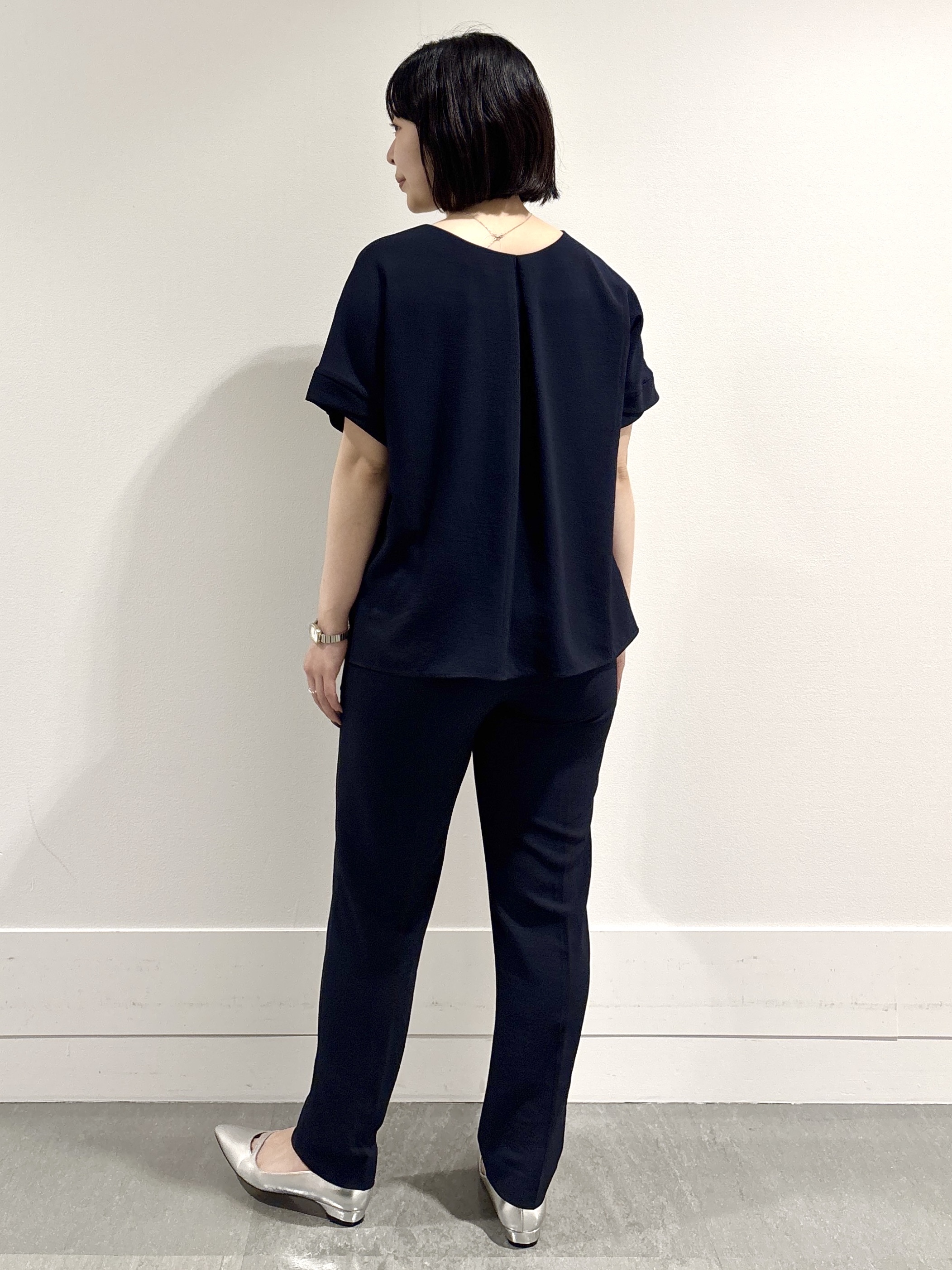 モエカさんの「UNTITLED｜【前後2WAY/はっ水/セットアップ可】リラクシーフレンチスリーブブラウス」を使ったコーディネート