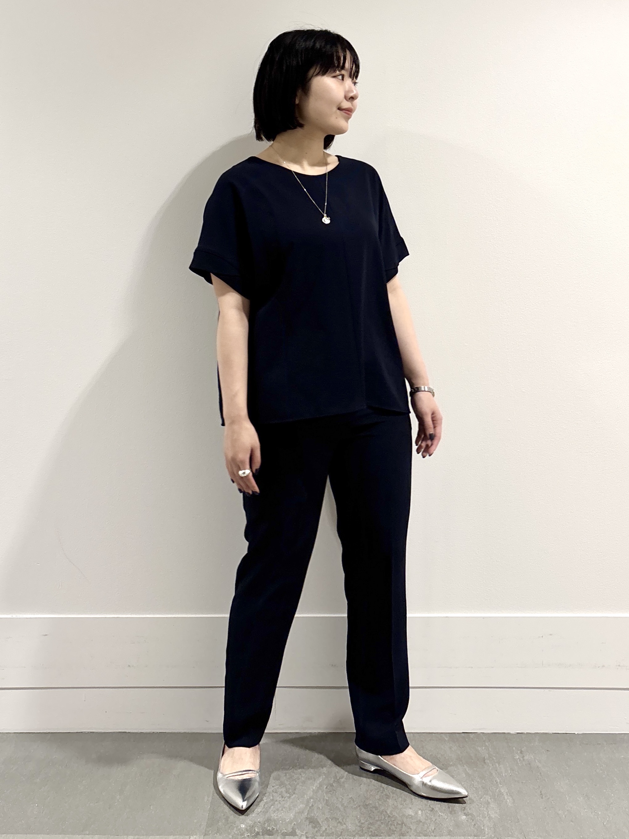 モエカさんの「UNTITLED｜【前後2WAY/はっ水/セットアップ可】リラクシーフレンチスリーブブラウス」を使ったコーディネート