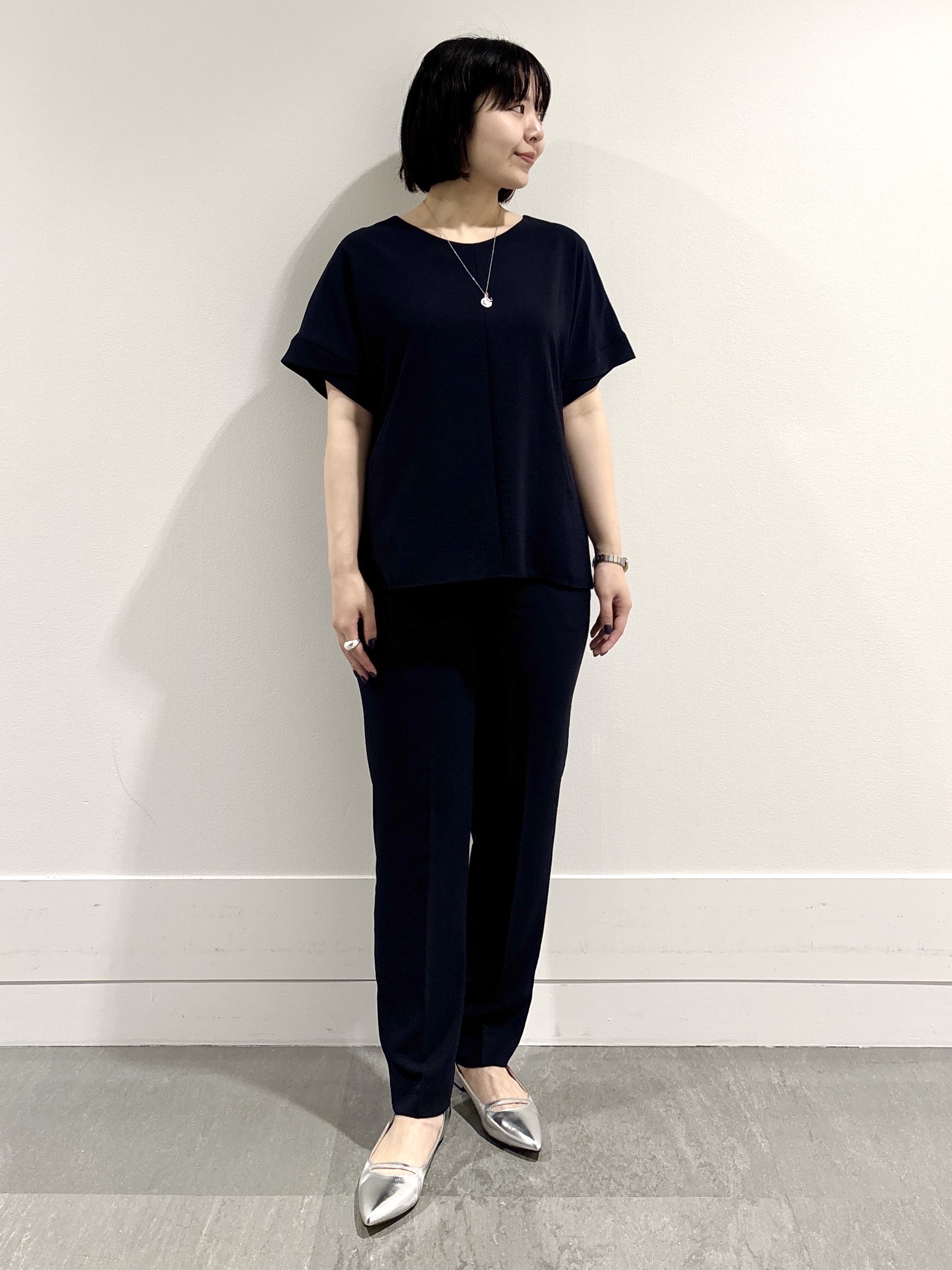 モエカさんの「UNTITLED｜【前後2WAY/はっ水/セットアップ可】リラクシーフレンチスリーブブラウス」を使ったコーディネート